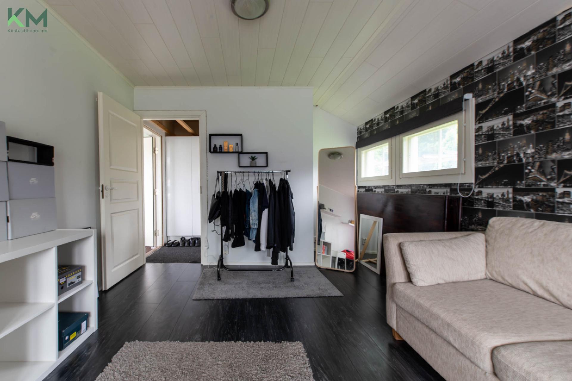 Erillinen huoneisto, kulku ulkoa