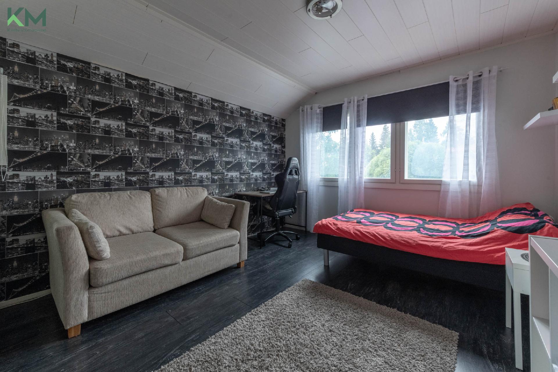 Erillinen huoneisto, kulku ulkoa