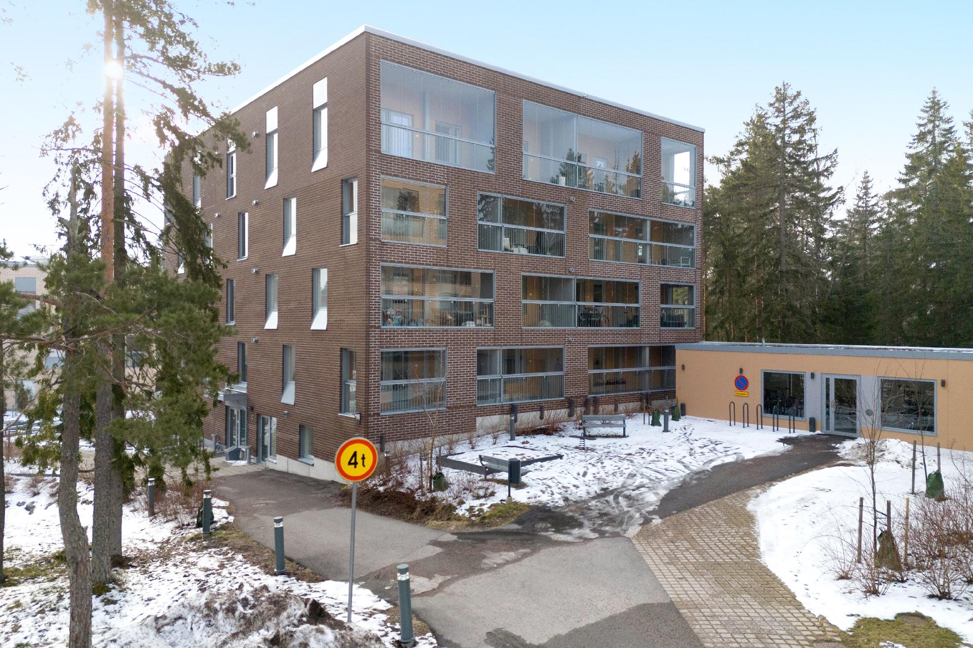 Maisemamaalauksenkatu 6, Kuninkaantammi, Helsinki