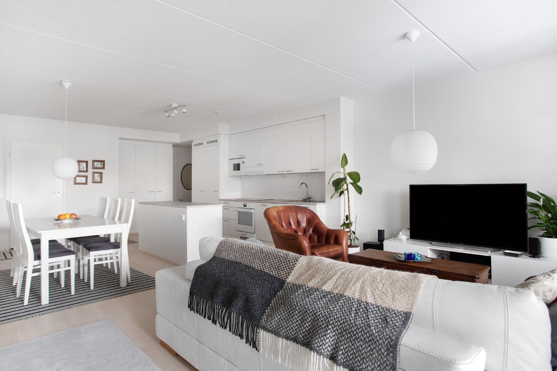 Maisemamaalauksenkatu 6, Kuninkaantammi, Helsinki