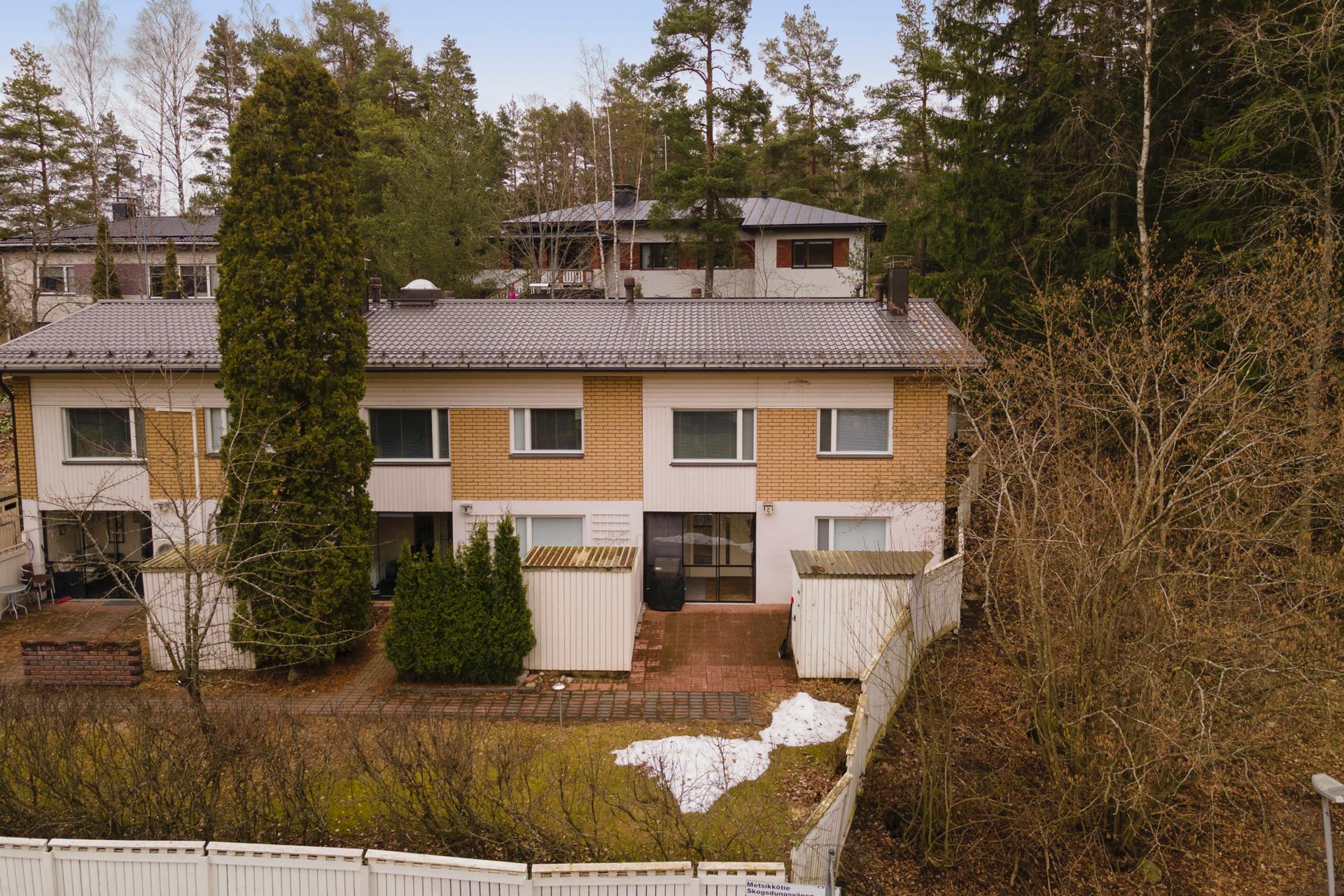 Metsikkötie 20, Martinlaakso, Vantaa
