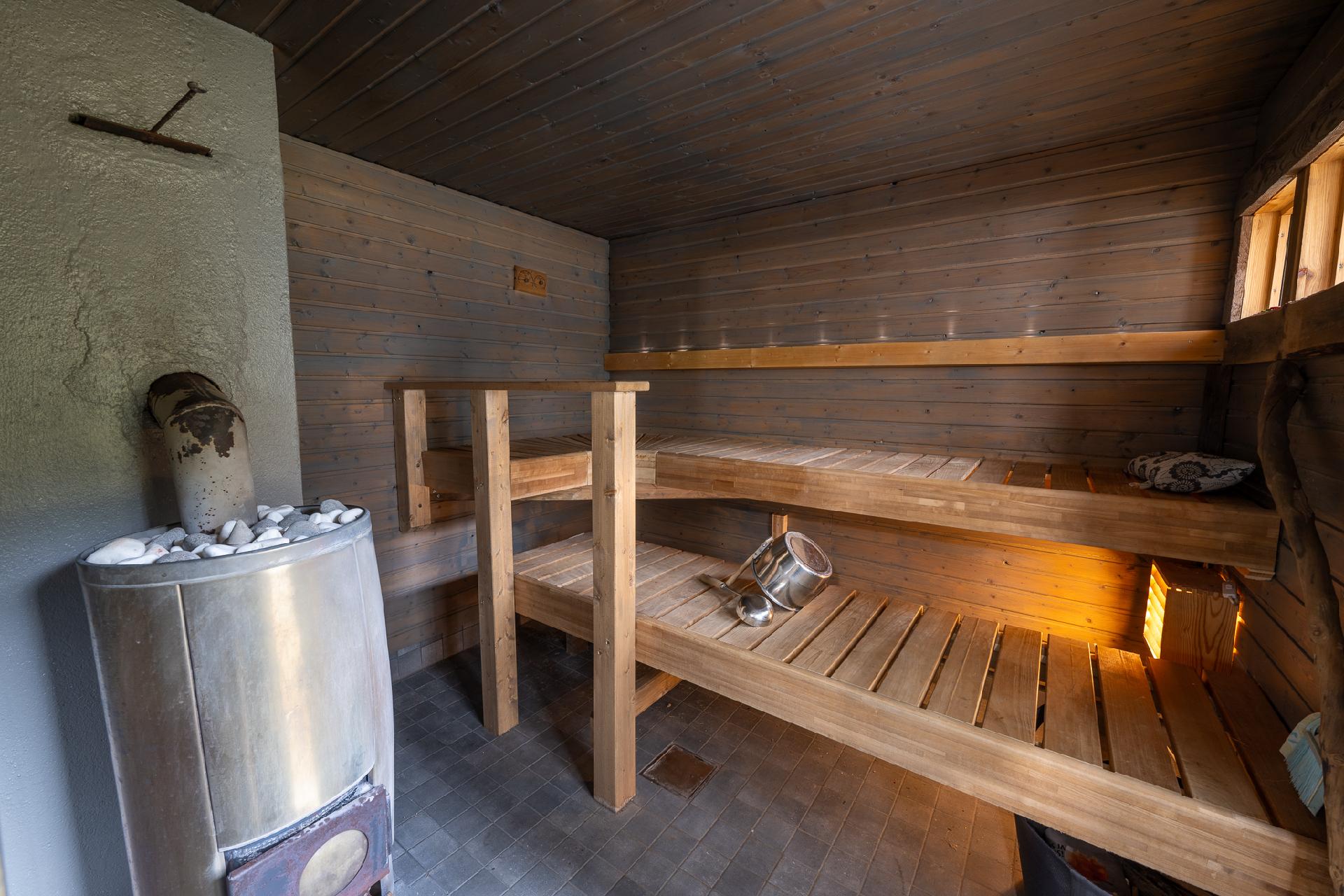 PERINTEINEN PUUSAUNA