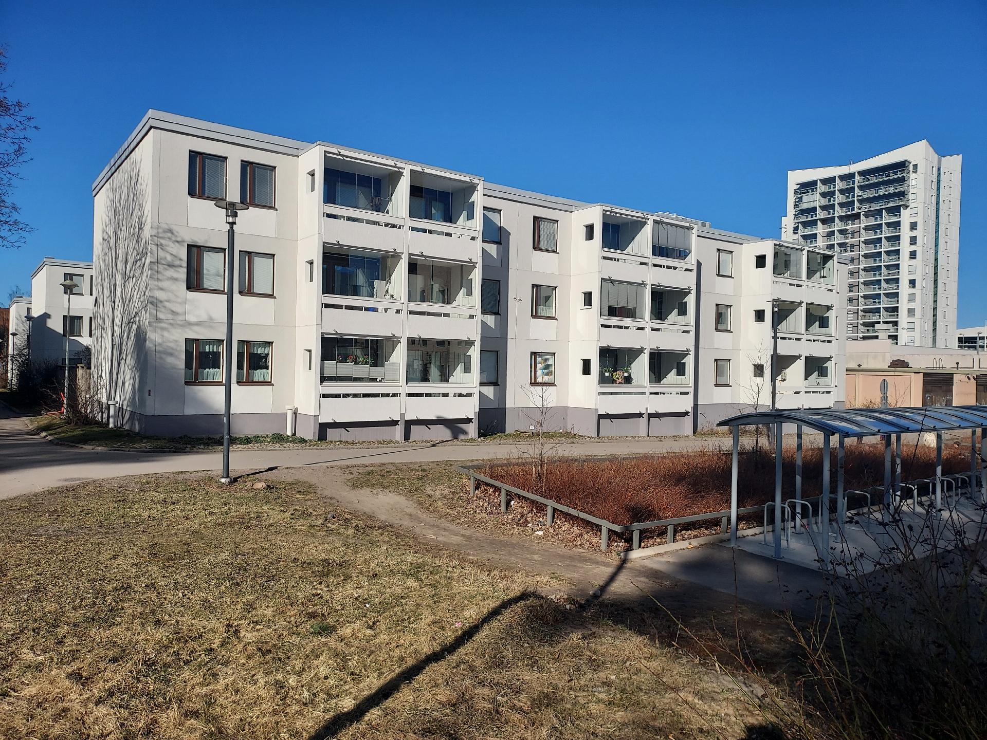 Julkisivu