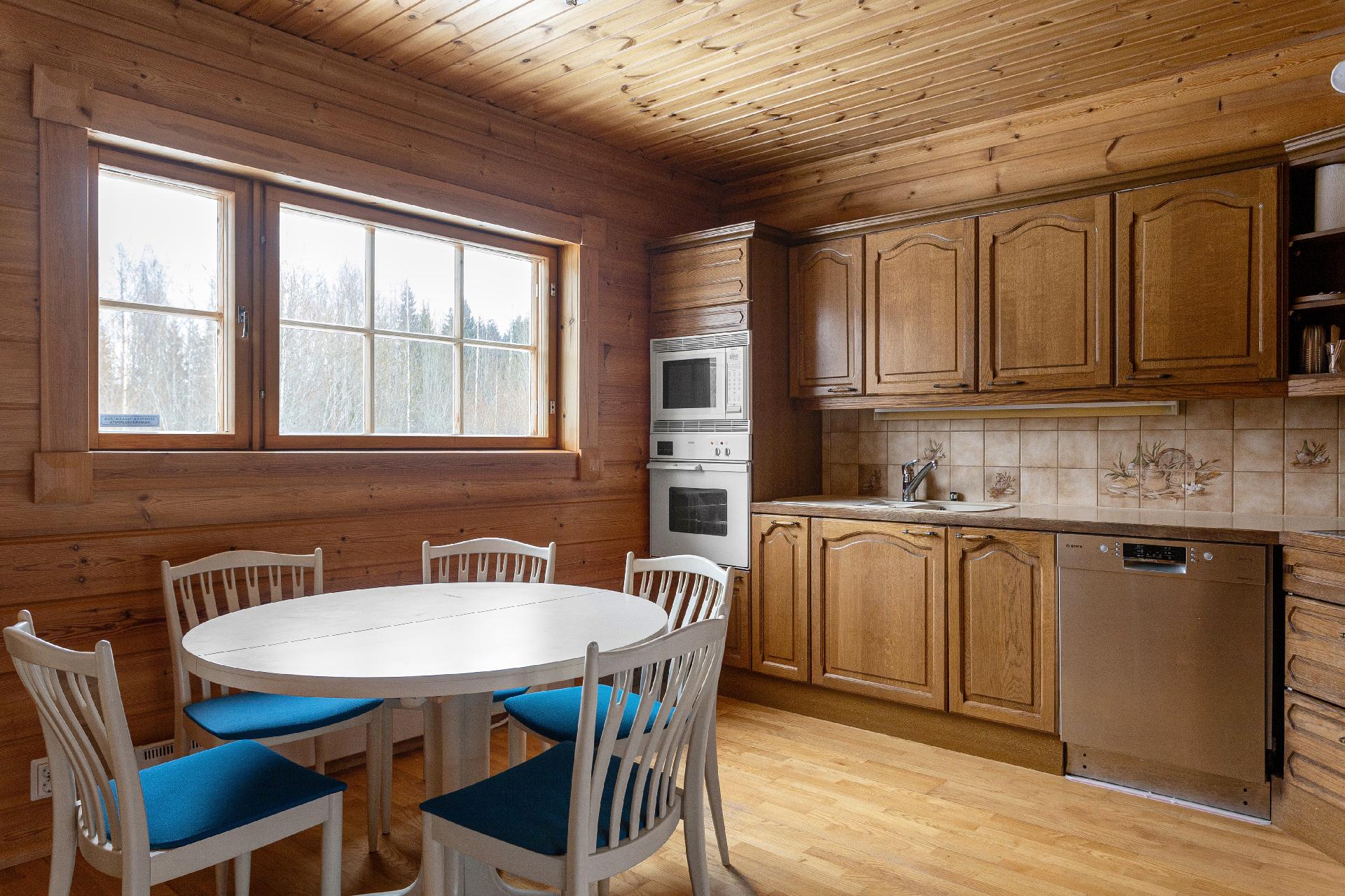 Harjuntie 7 ja 9, Kausala, Iitti