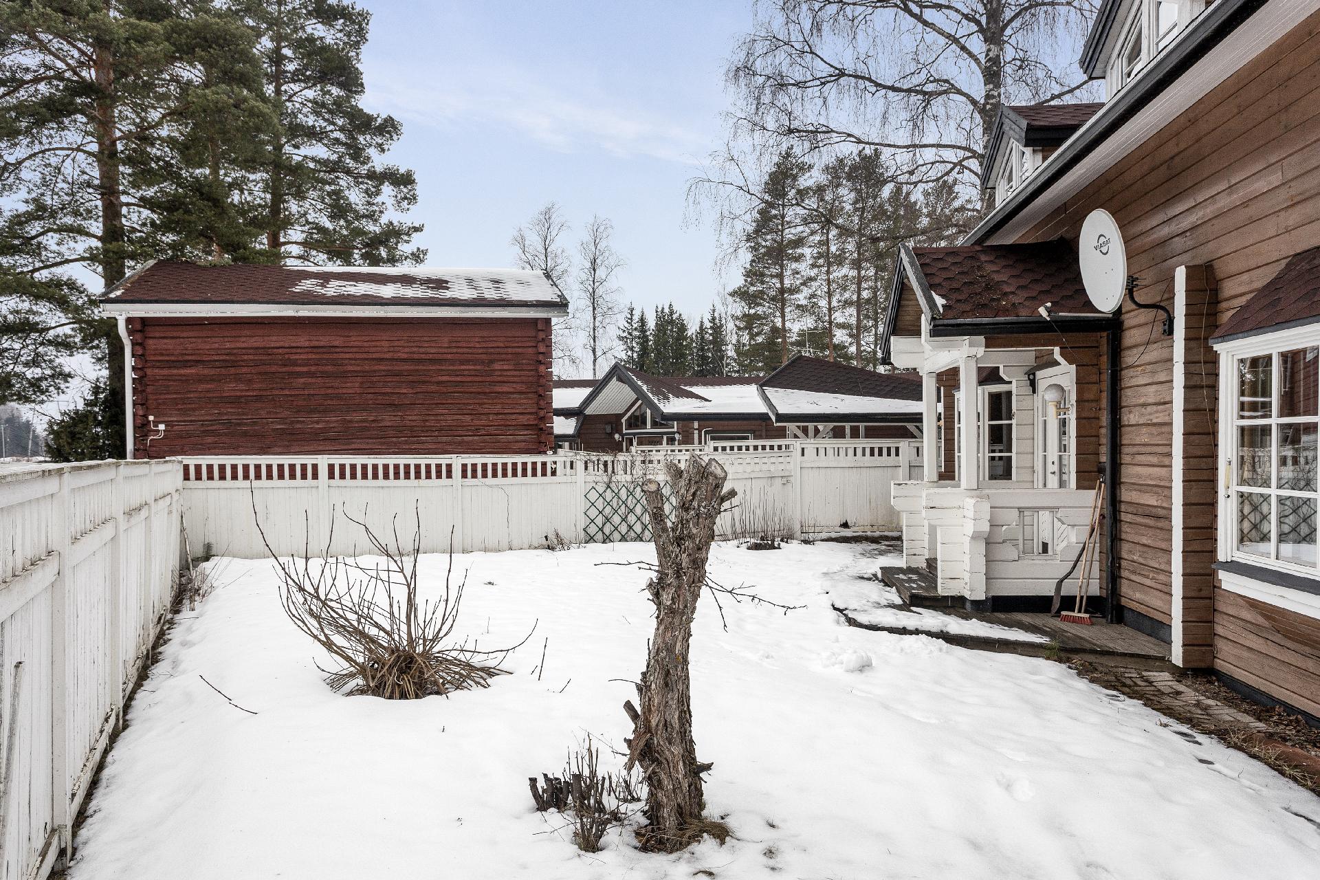 Harjuntie 7 ja 9, Kausala, Iitti