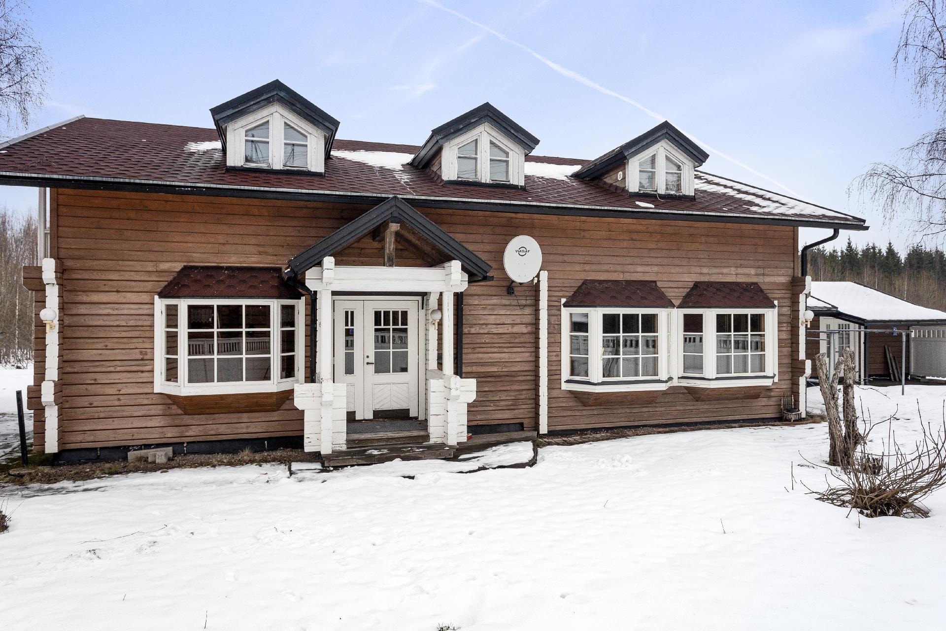 Harjuntie 7 ja 9, Kausala, Iitti