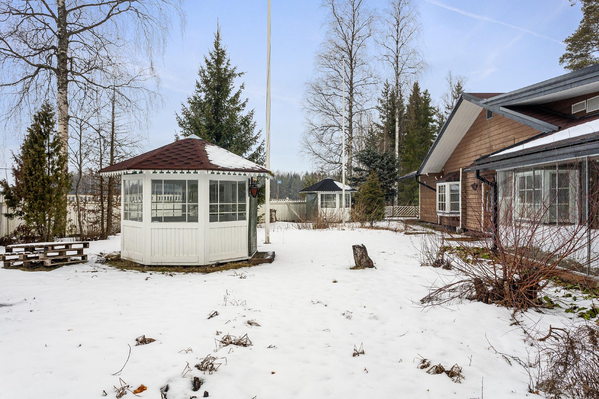 Harjuntie 7 ja 9, Kausala, Iitti