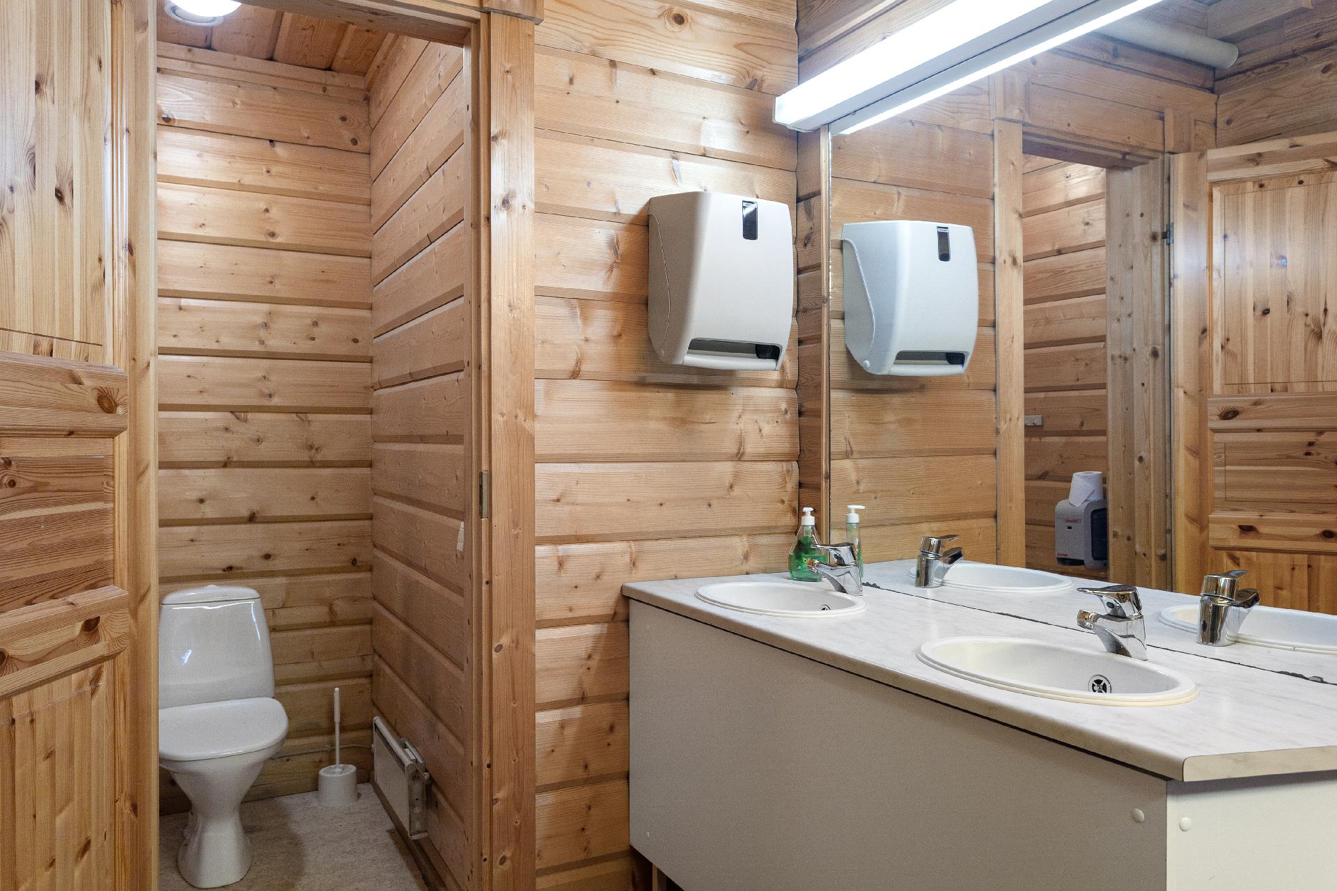 Harjuntie 7 ja 9, Kausala, Iitti