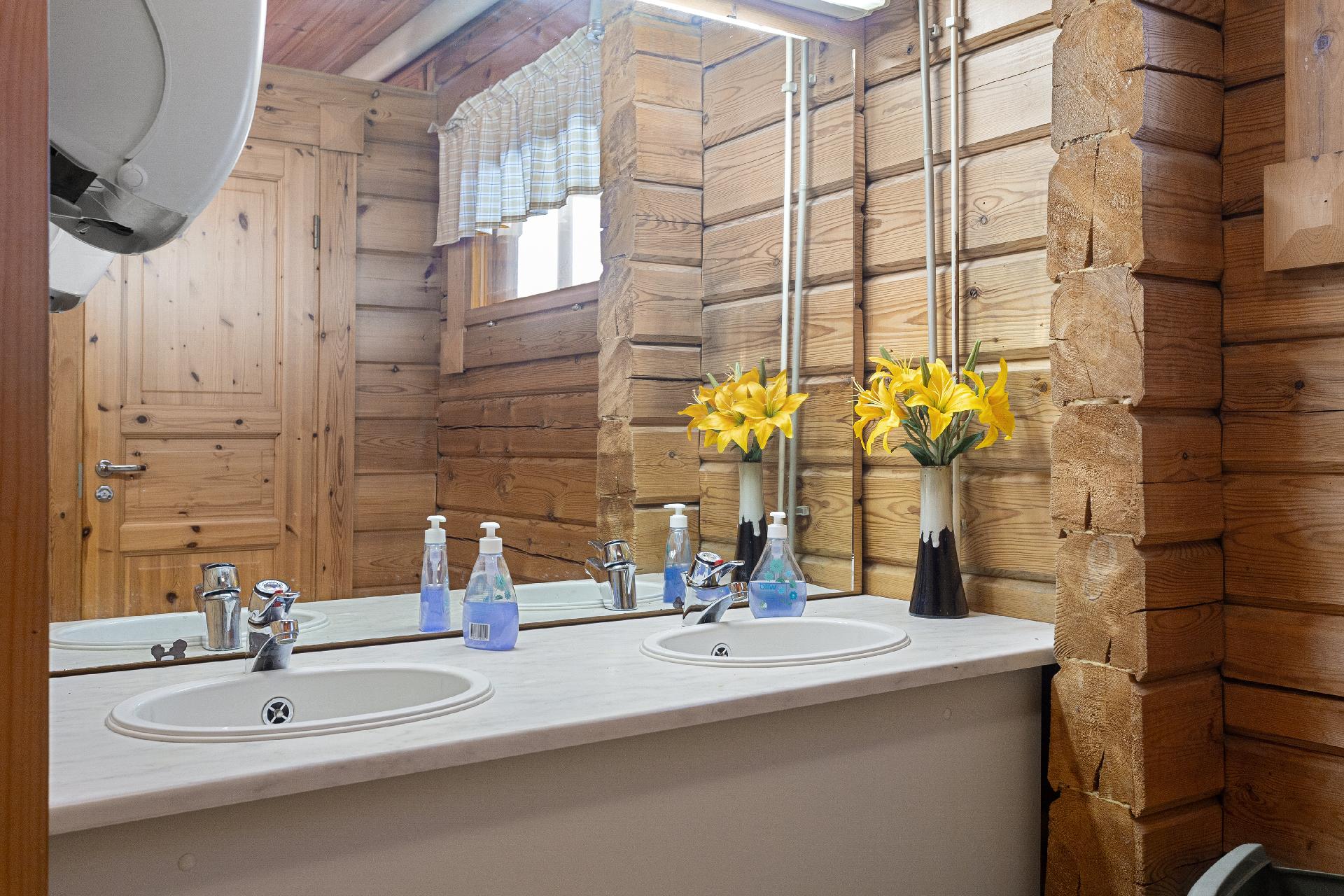 Harjuntie 7 ja 9, Kausala, Iitti