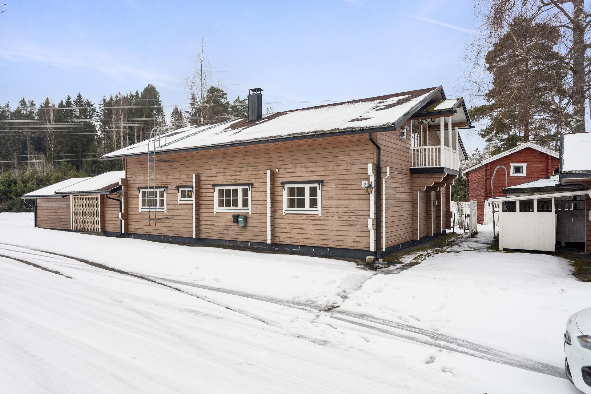 Harjuntie 7 ja 9, Kausala, Iitti