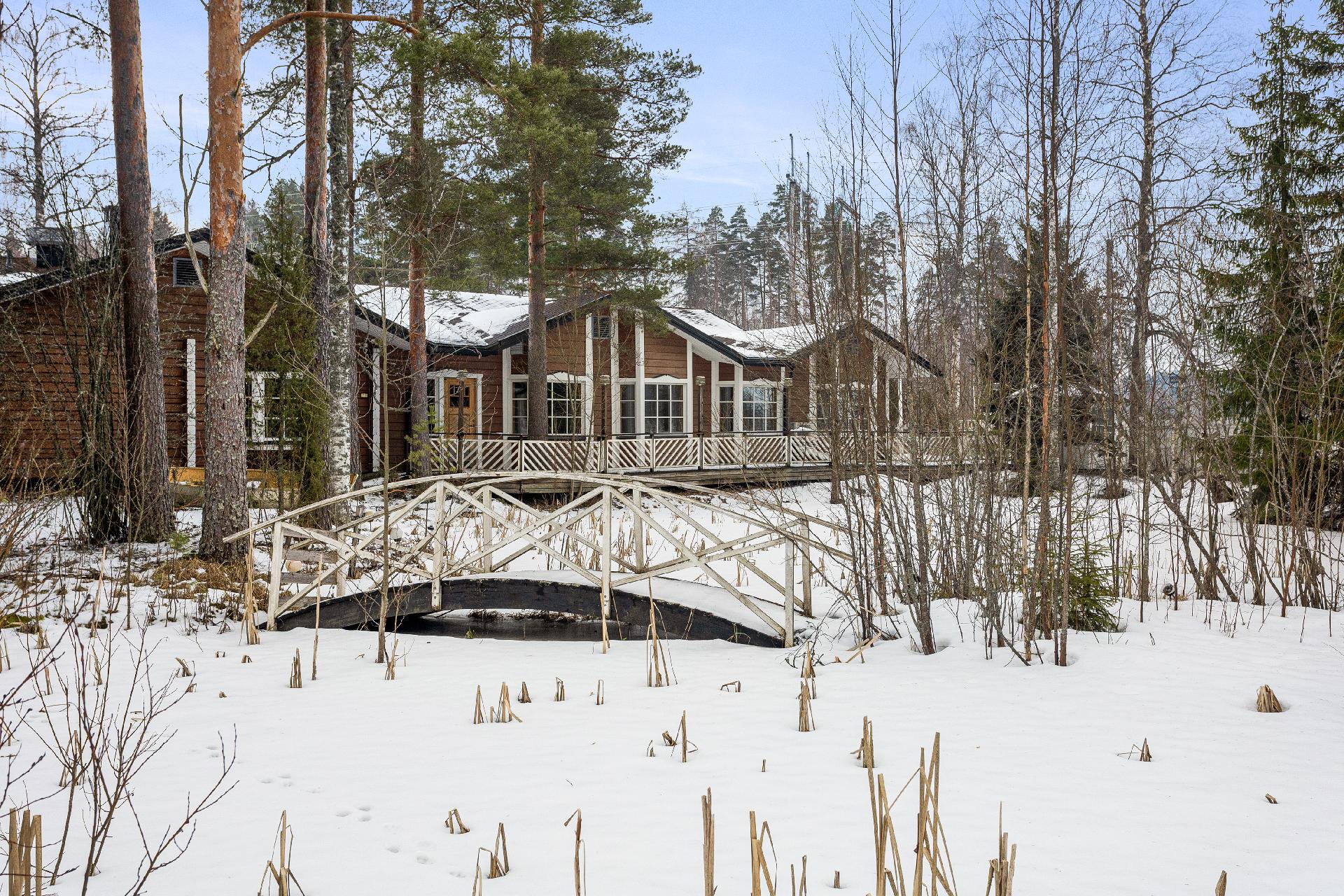 Harjuntie 7 ja 9, Kausala, Iitti