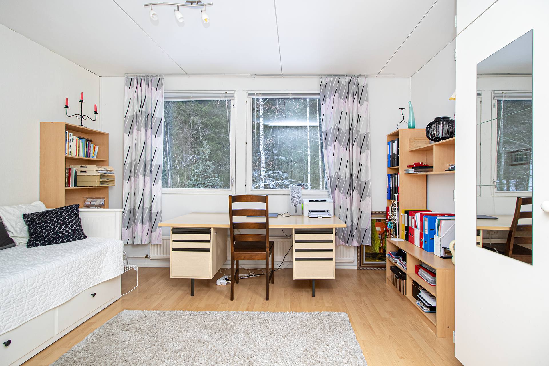 yläkerran makuuhuone