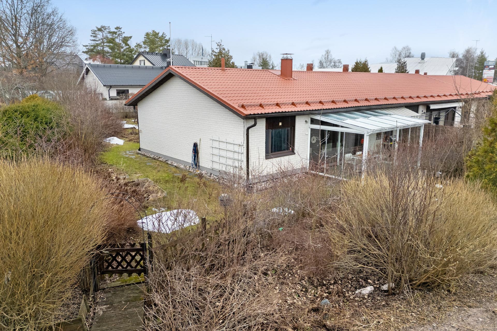 Kellonsoittajantie 9, Muurala, Espoo