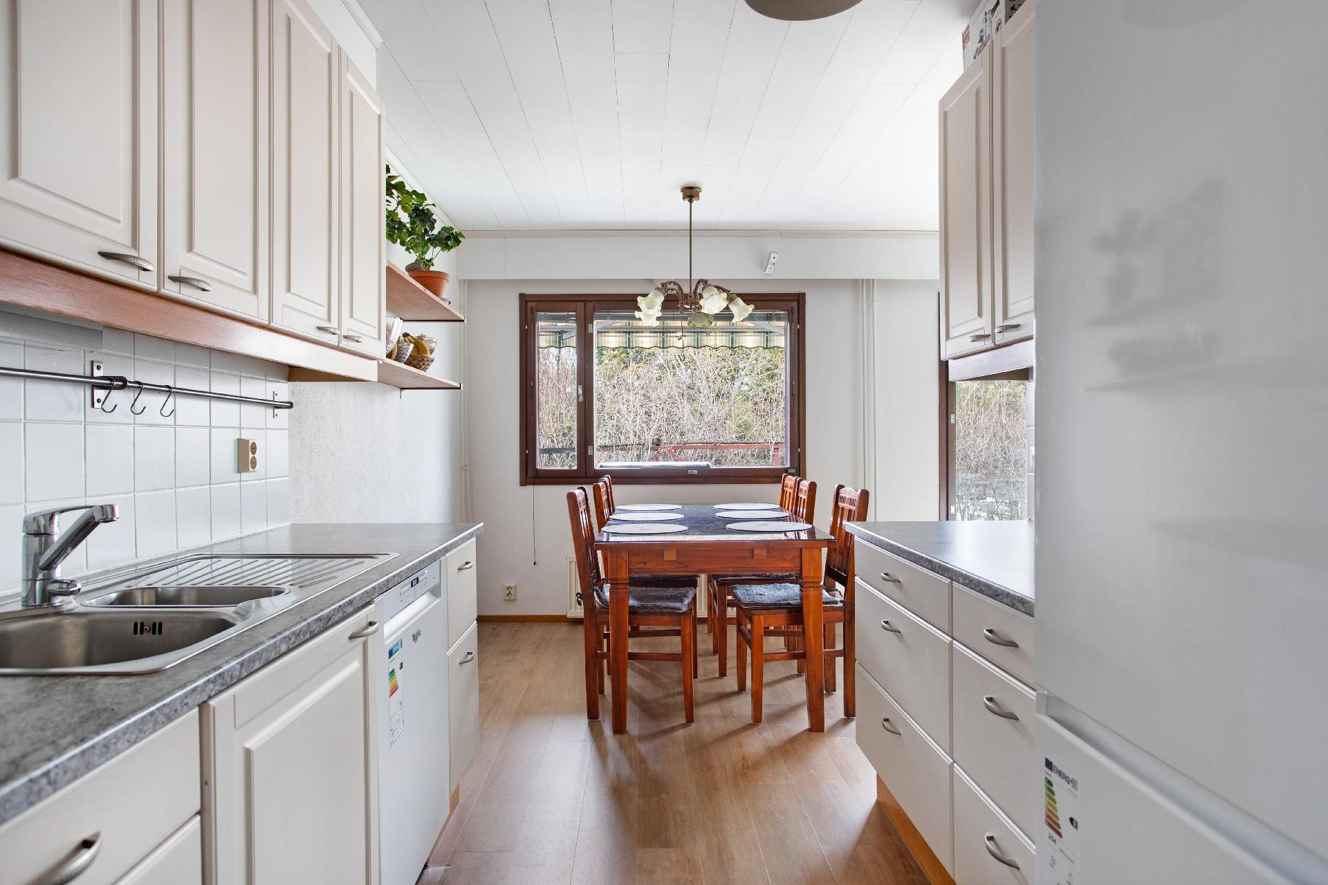 Kellonsoittajantie 9, Muurala, Espoo