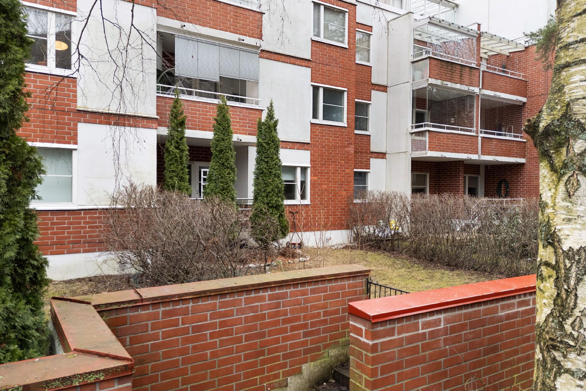 Puustellinpolku 16, Malminkartano, Helsinki