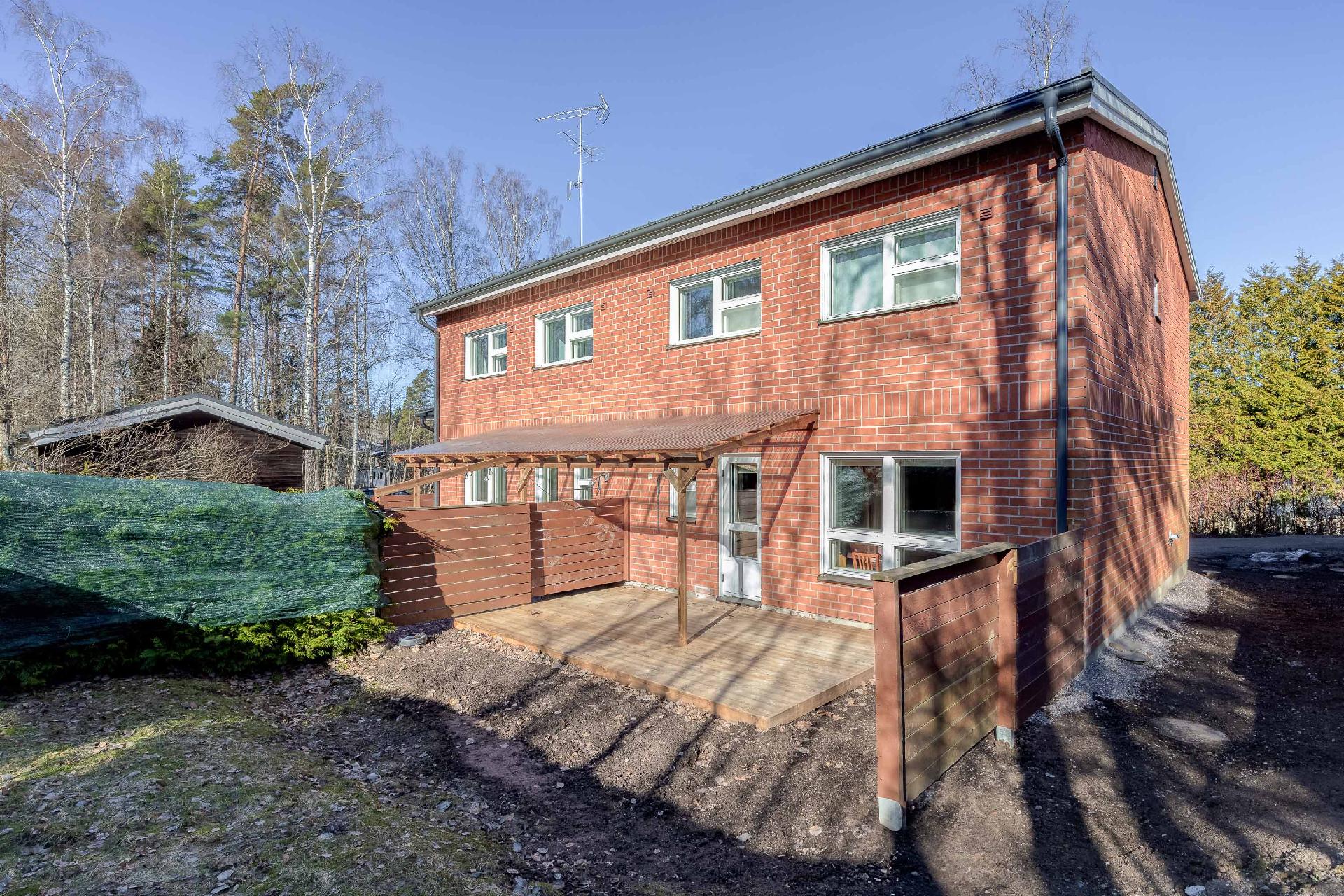 Repovuorentie 19a, Paloheinä, Helsinki