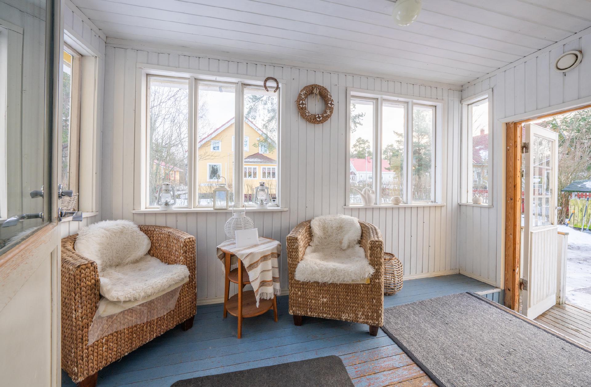 Kuisti, käynti etupihalle