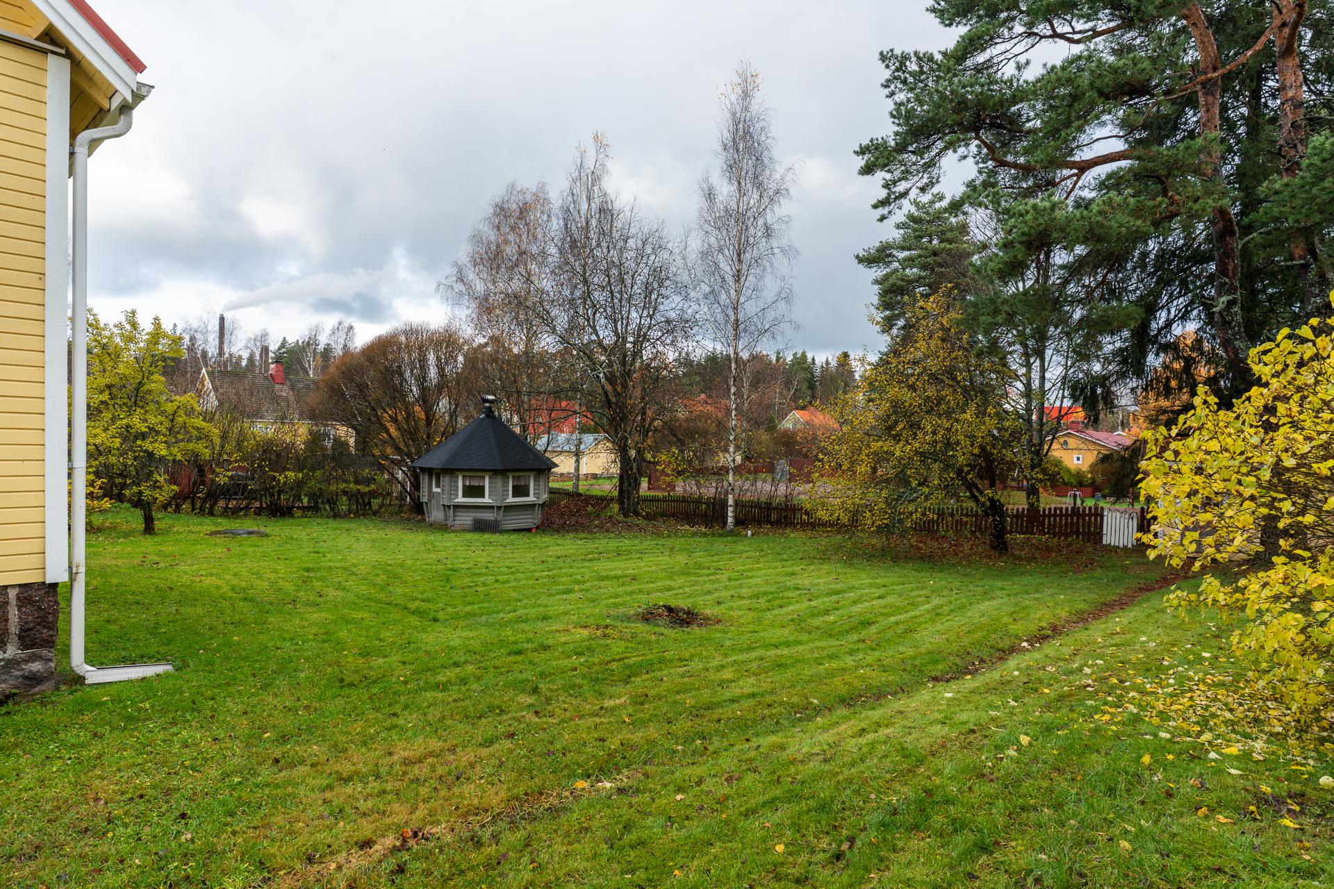 Oleskelupiha, grillikota