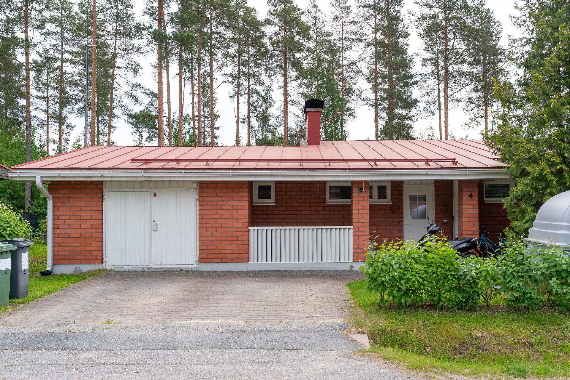 Julkisivu