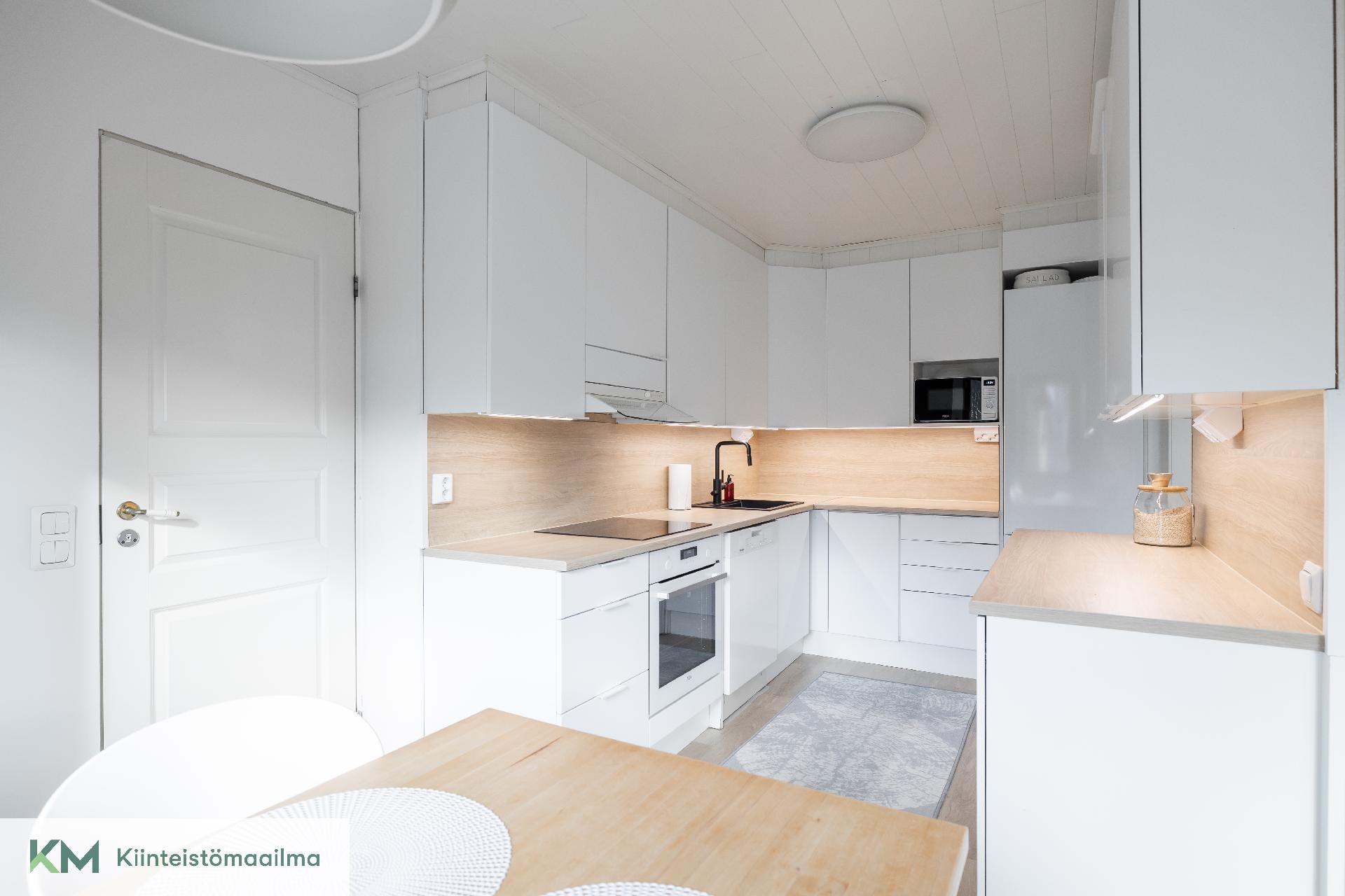 Säilytys- ja laskutilaa on reilusti