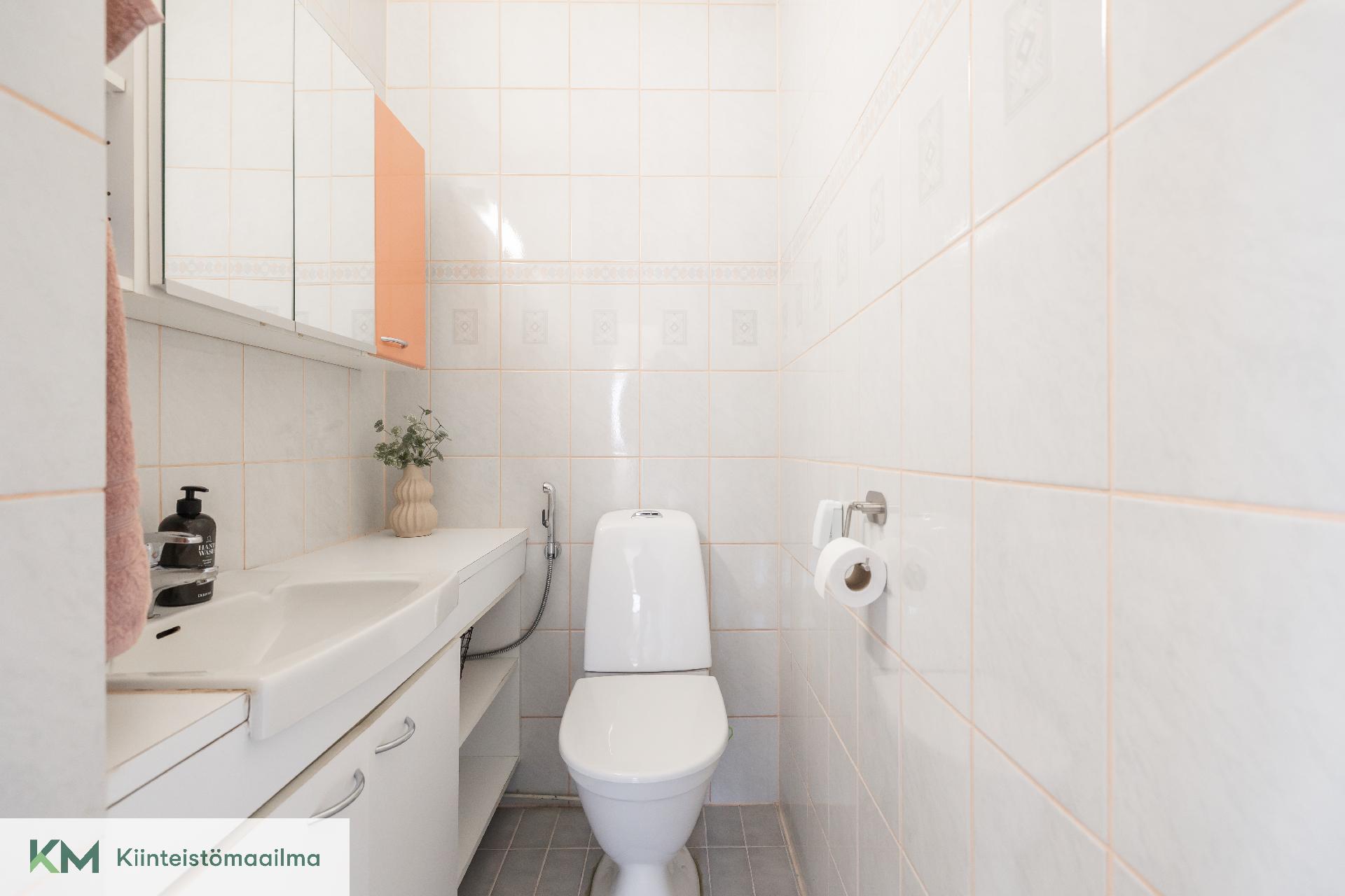 Kaksi WC:tä helpottaa varsinkin lapsiperheen arkea