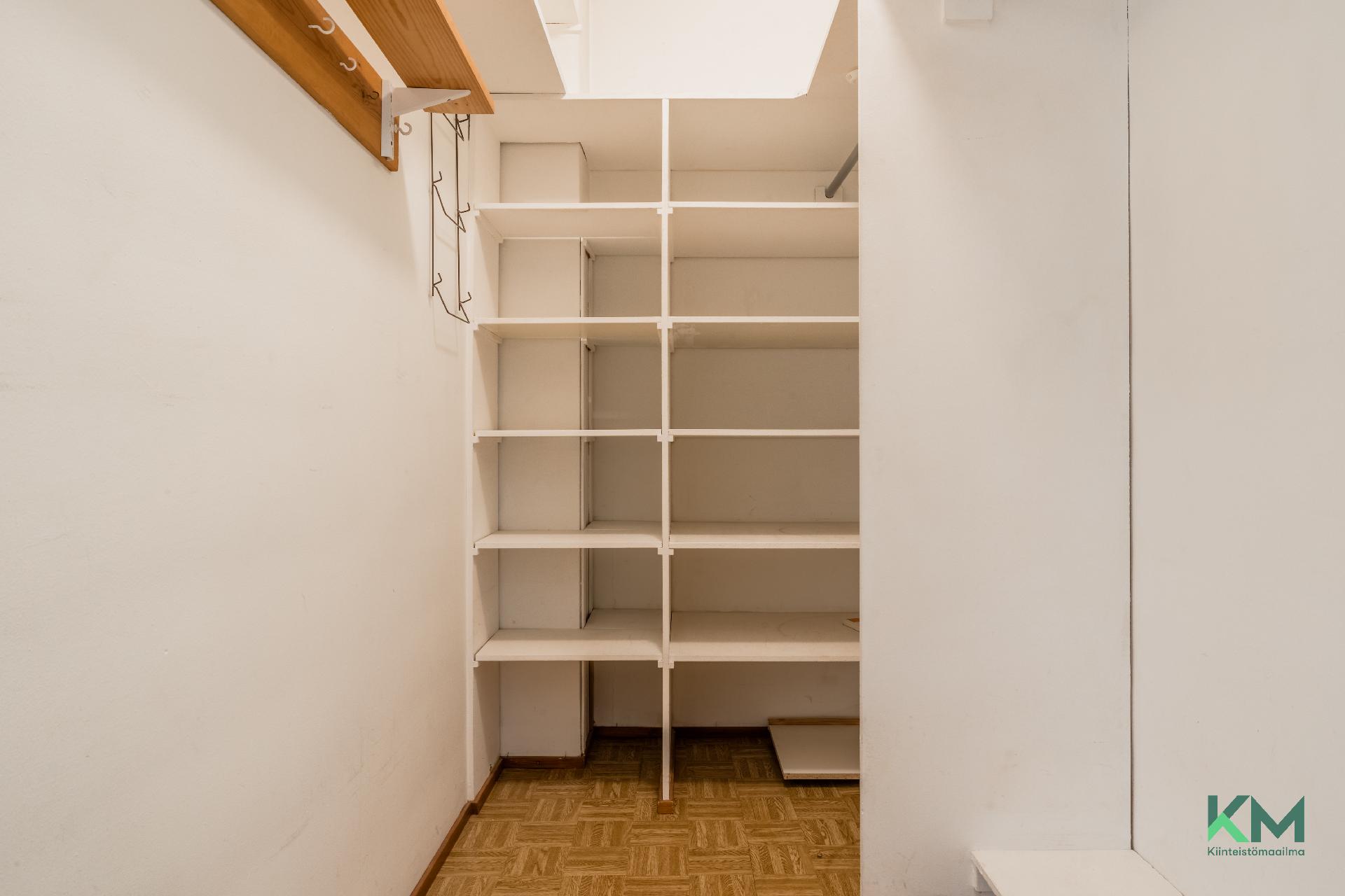 Kotikonnuntie 9, Kontula, Helsinki