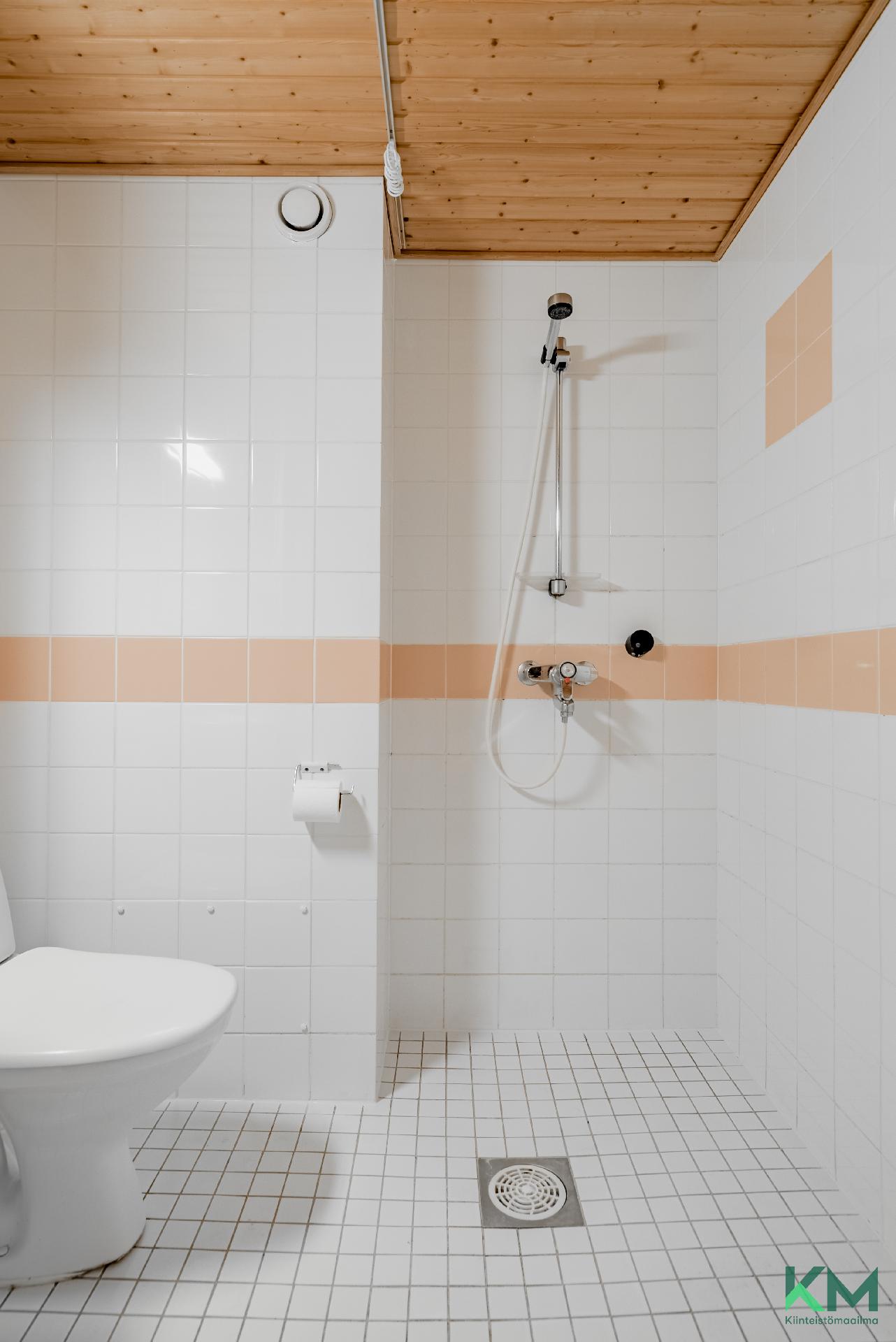 Uusittava kylpyhuone