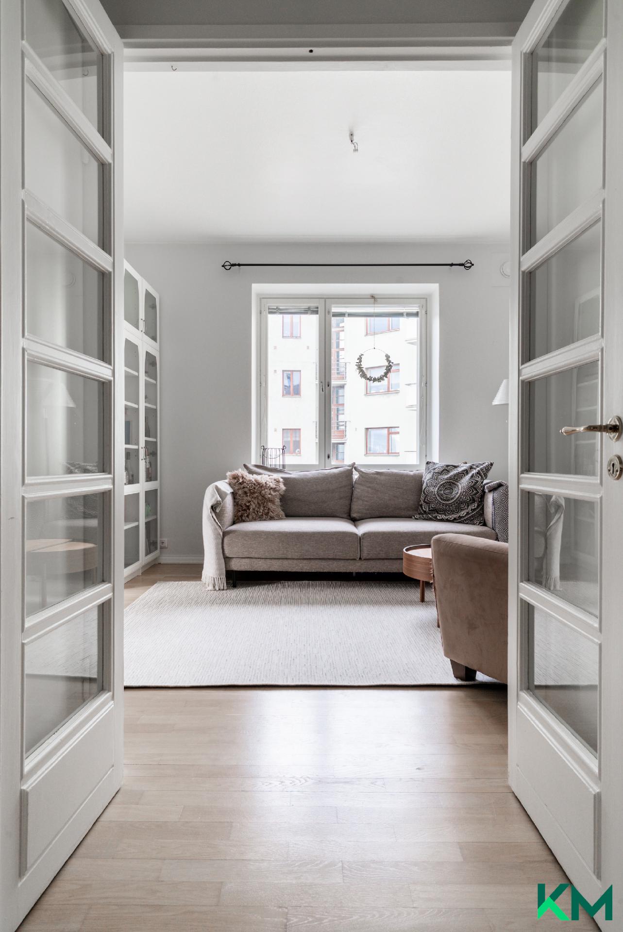 eteisen suunnasta upeat lasipariovet