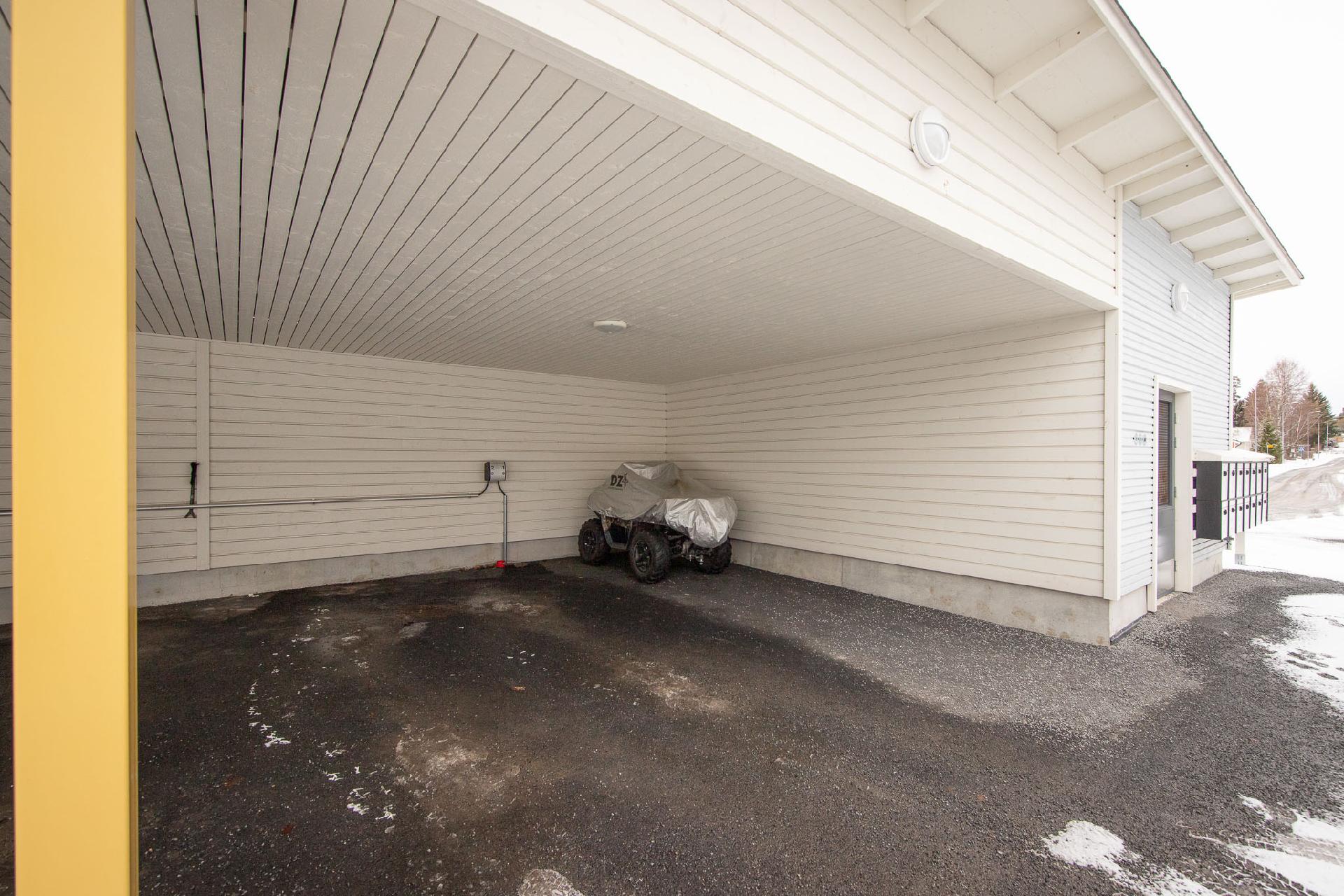 Autokatos kuuluu asunnolle