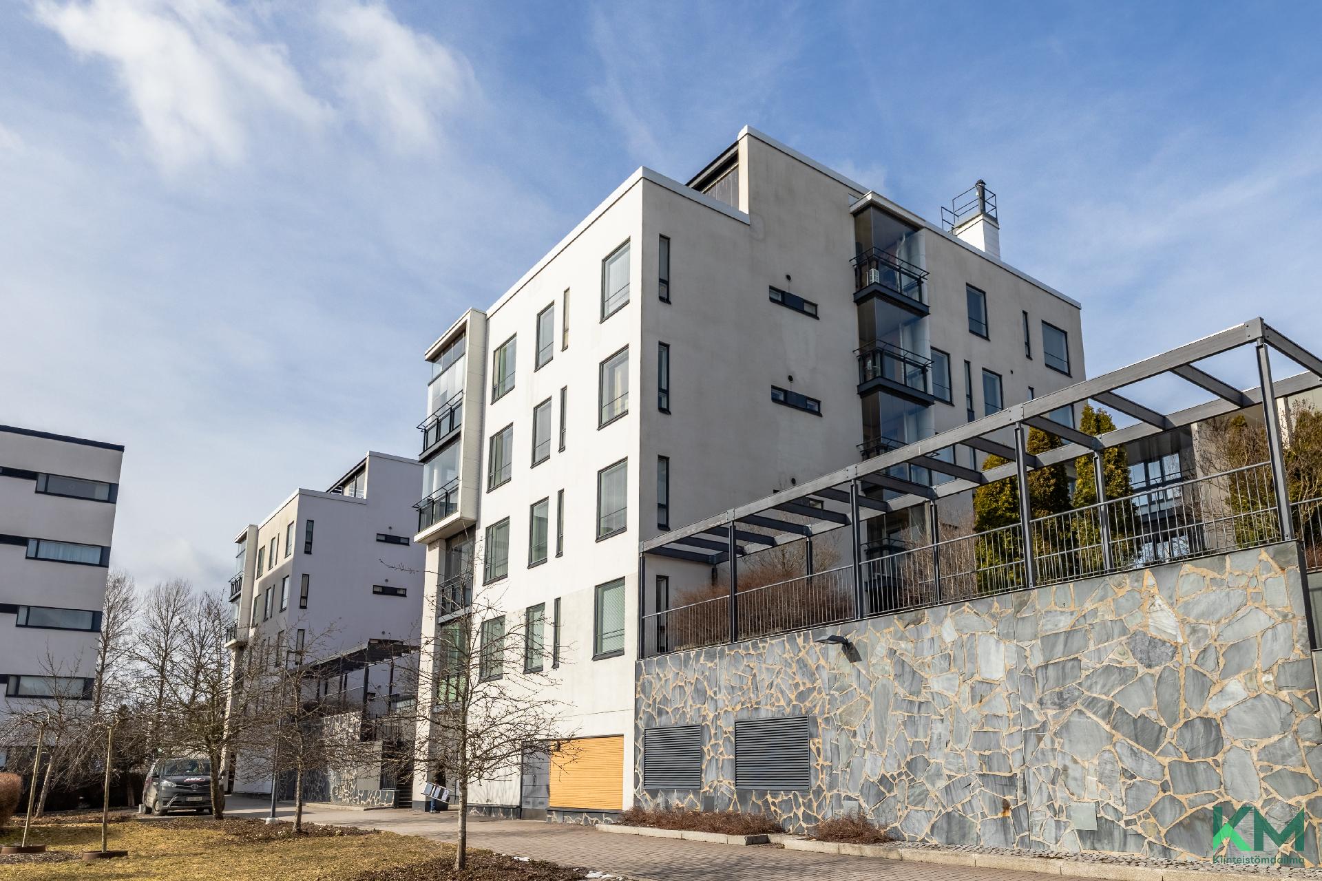 Kauniaistentie 13, Kauniainen