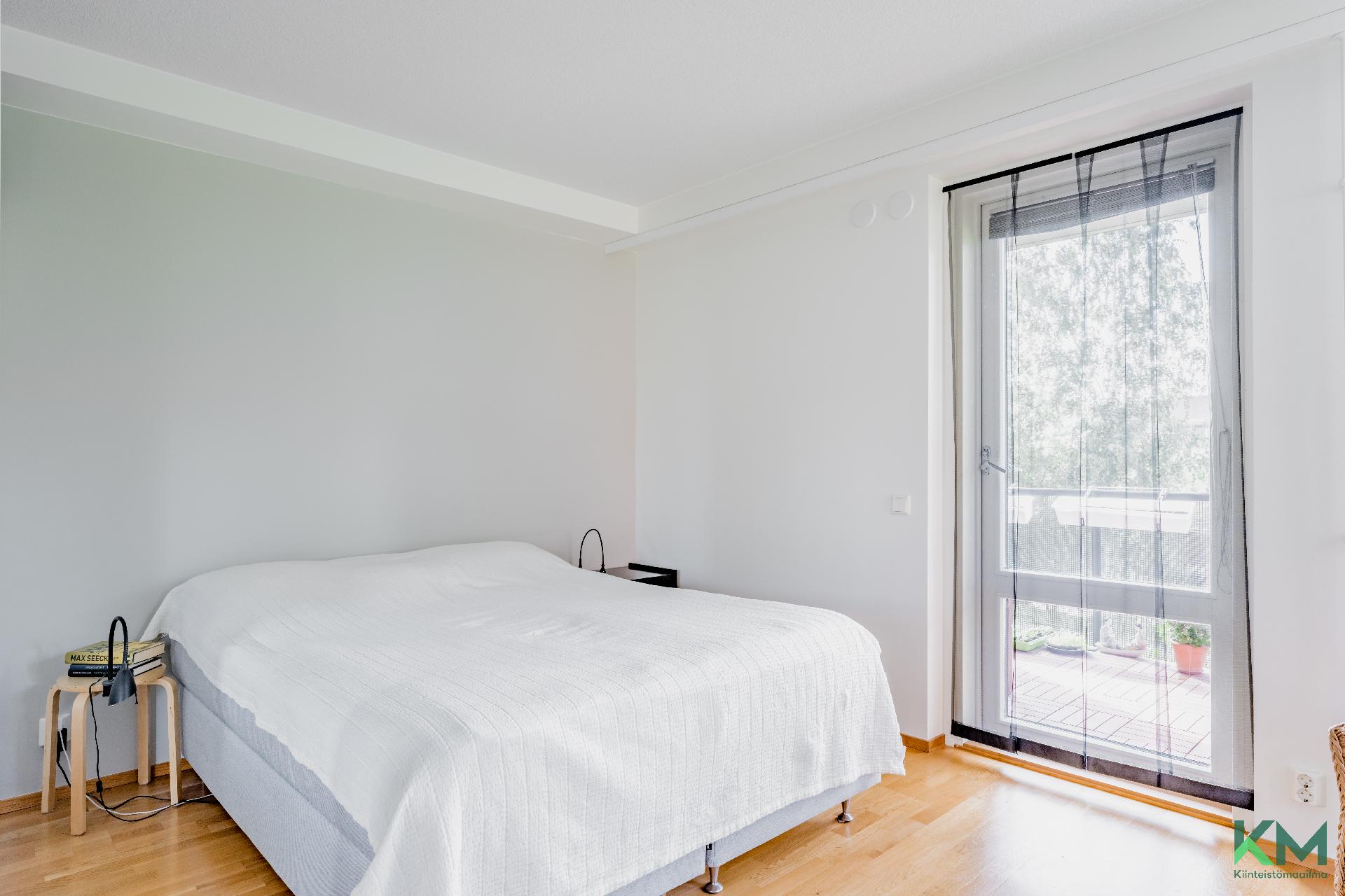 1. kerroksen makuuhuone