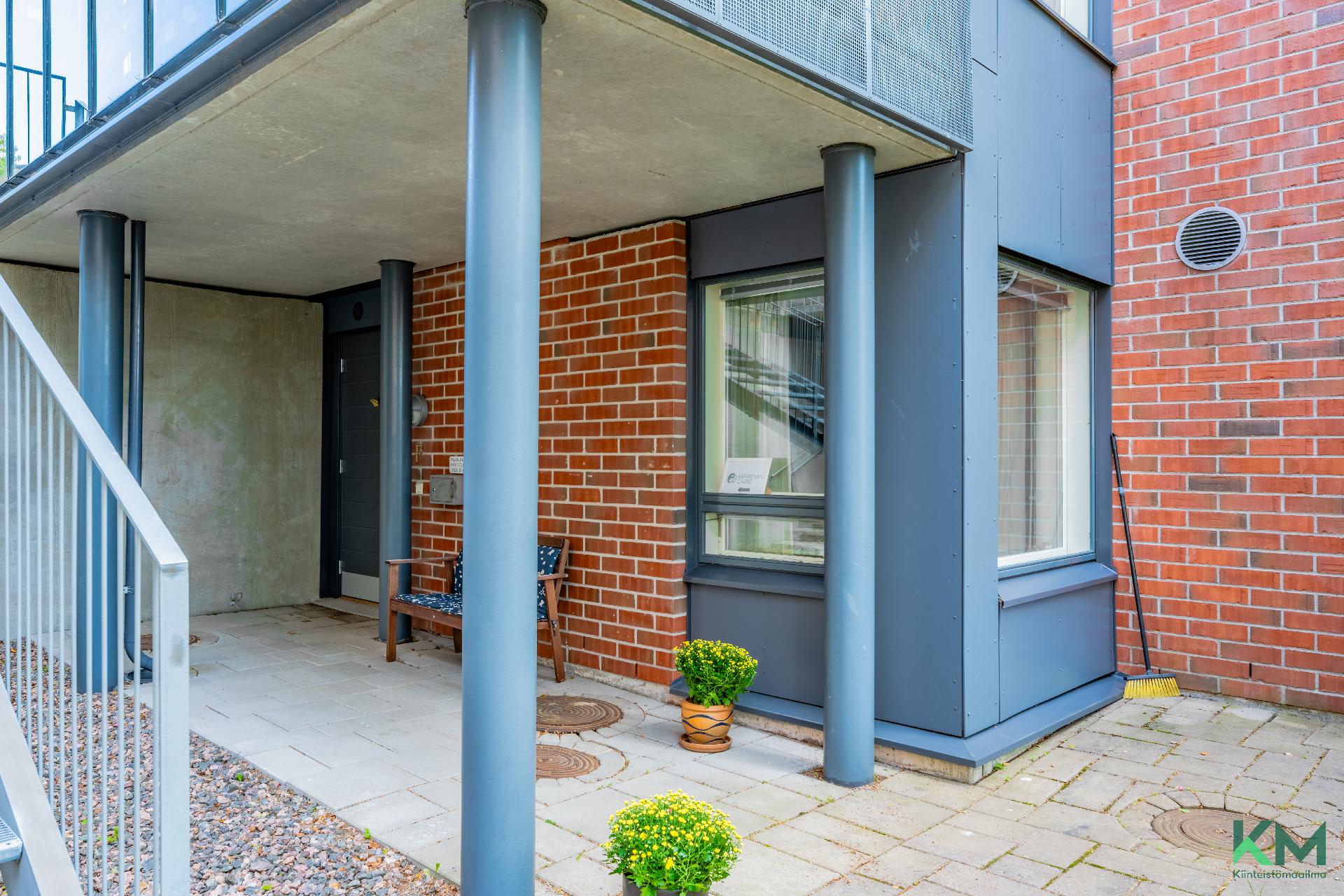 Sisäänkäynti työtilaan