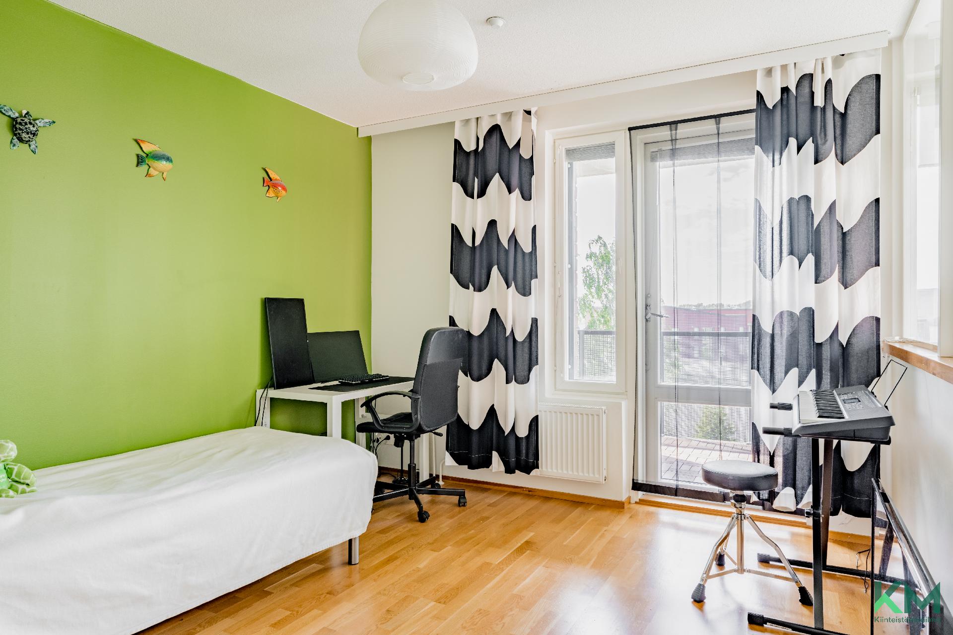 Yläkerran makuuhuone