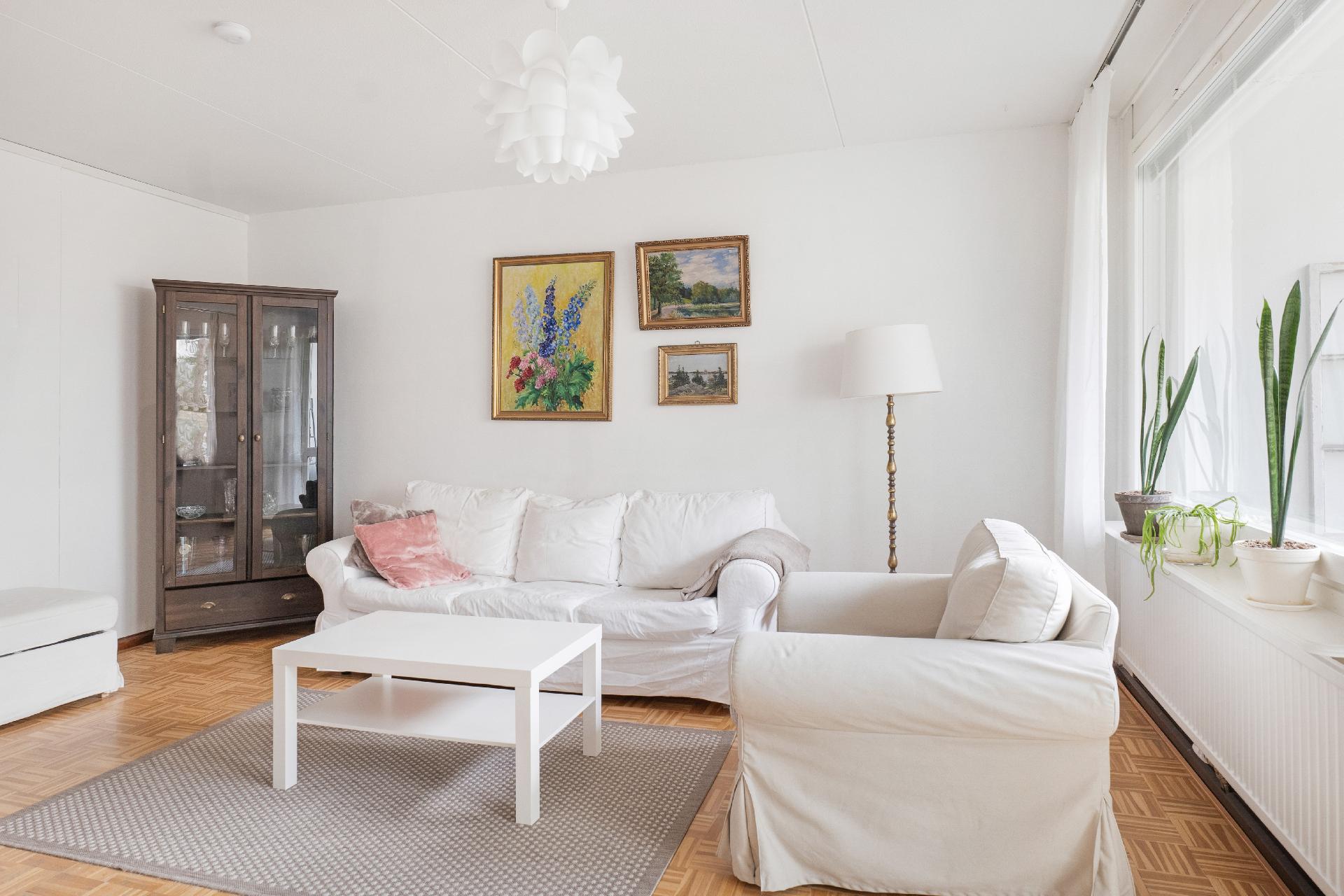 Maininkitie 9, Kivenlahti, Espoo