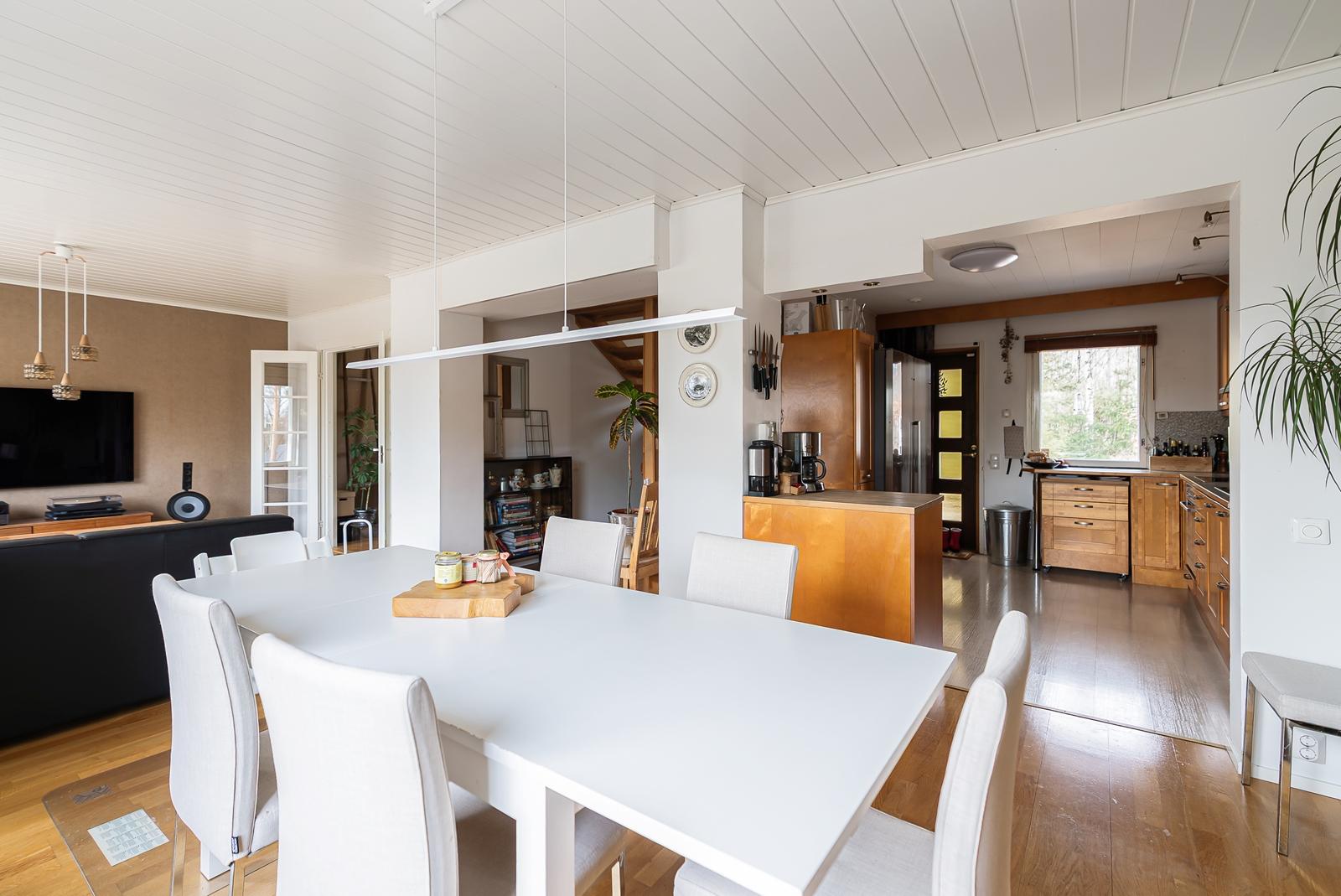 Siltakatu 64, Saunakallio, Järvenpää