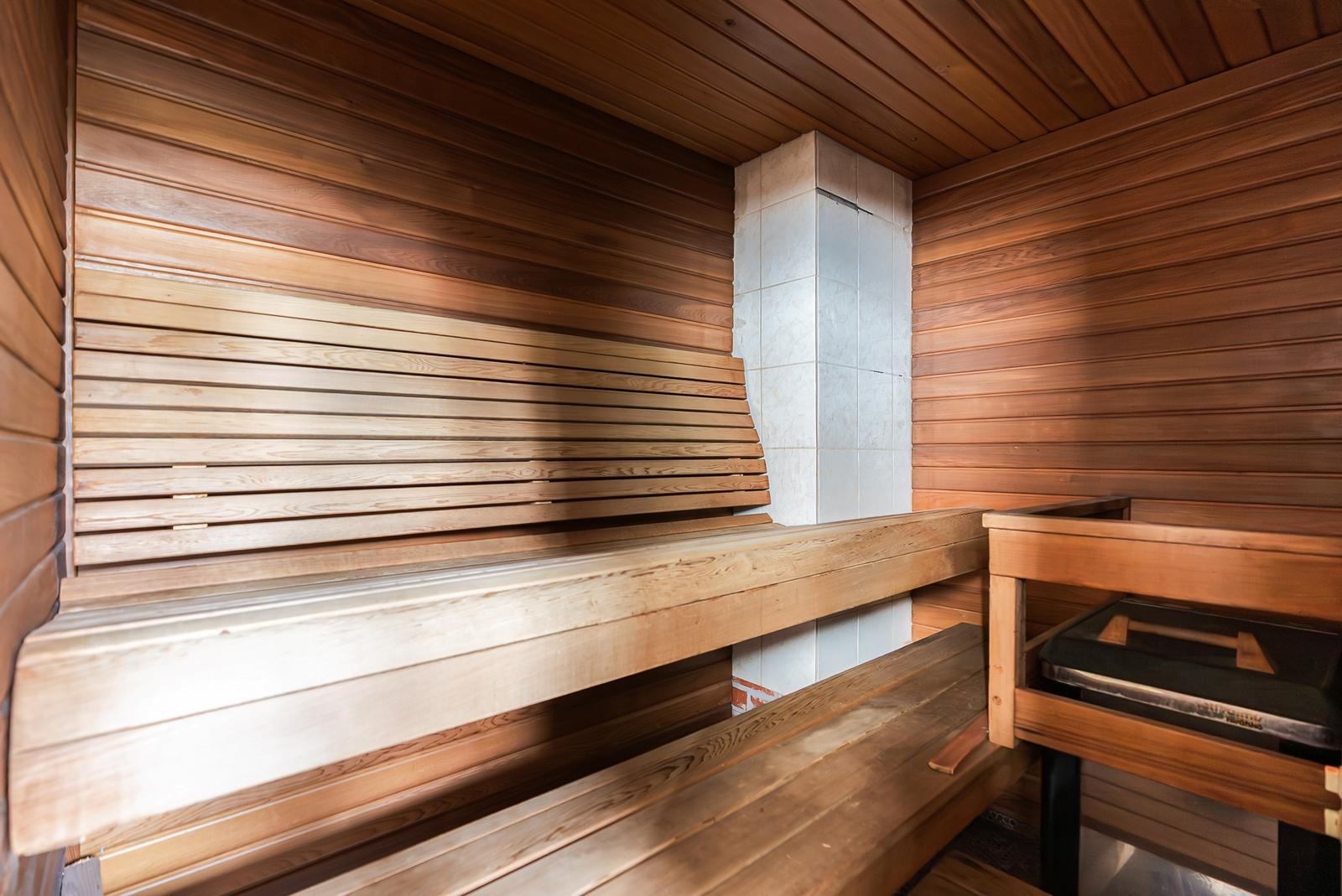 Saunassa hetivalmis kiuas