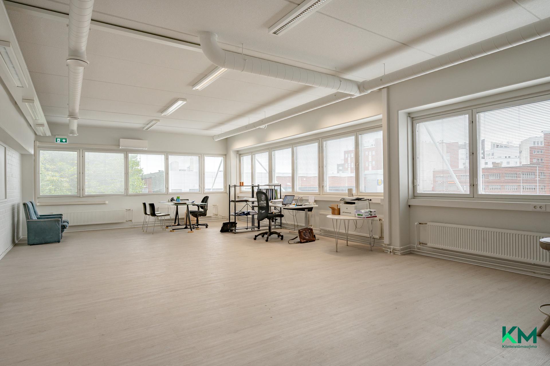 Toimistotila 98 m2
