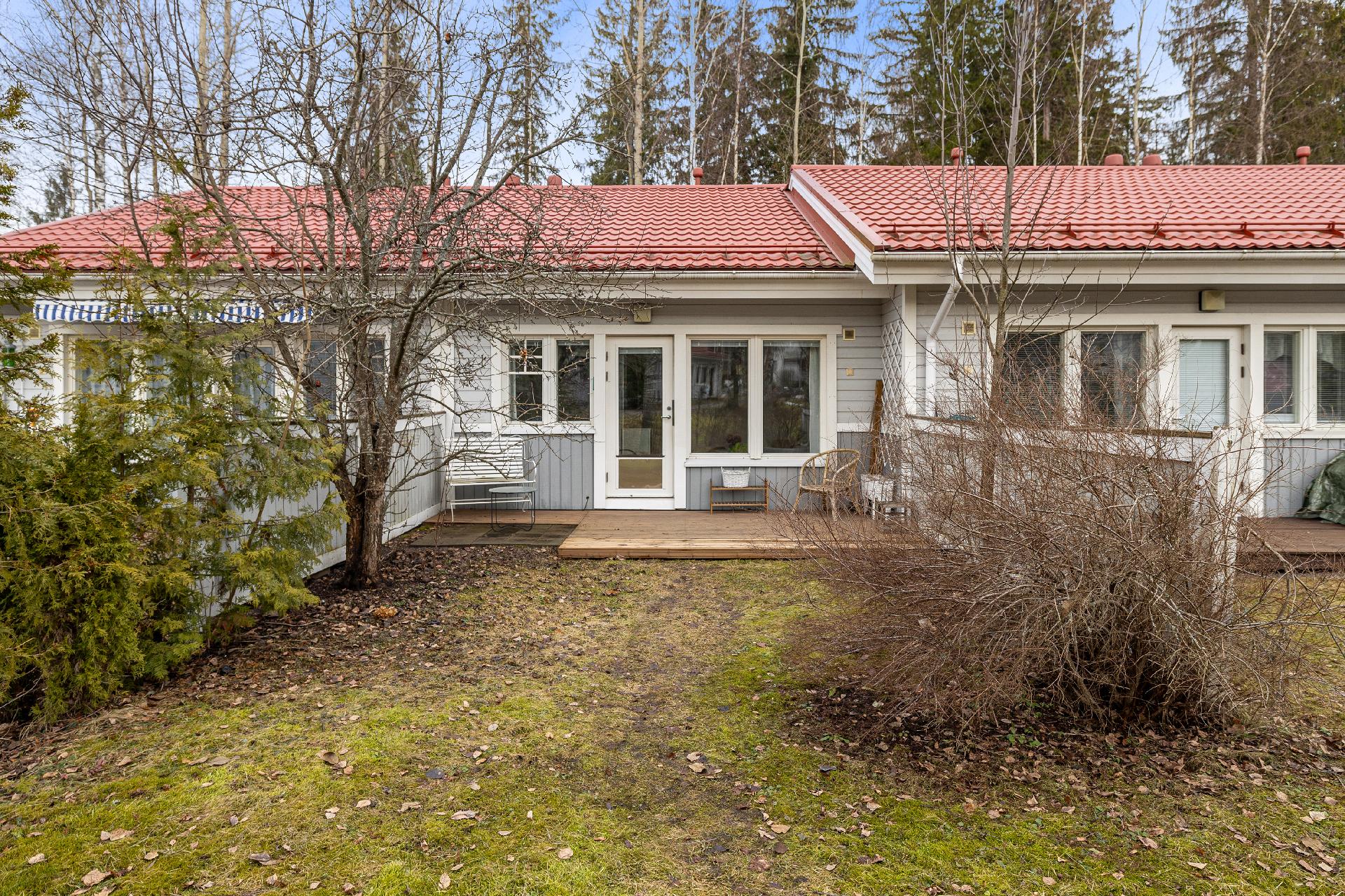 Takapihalla terassi.