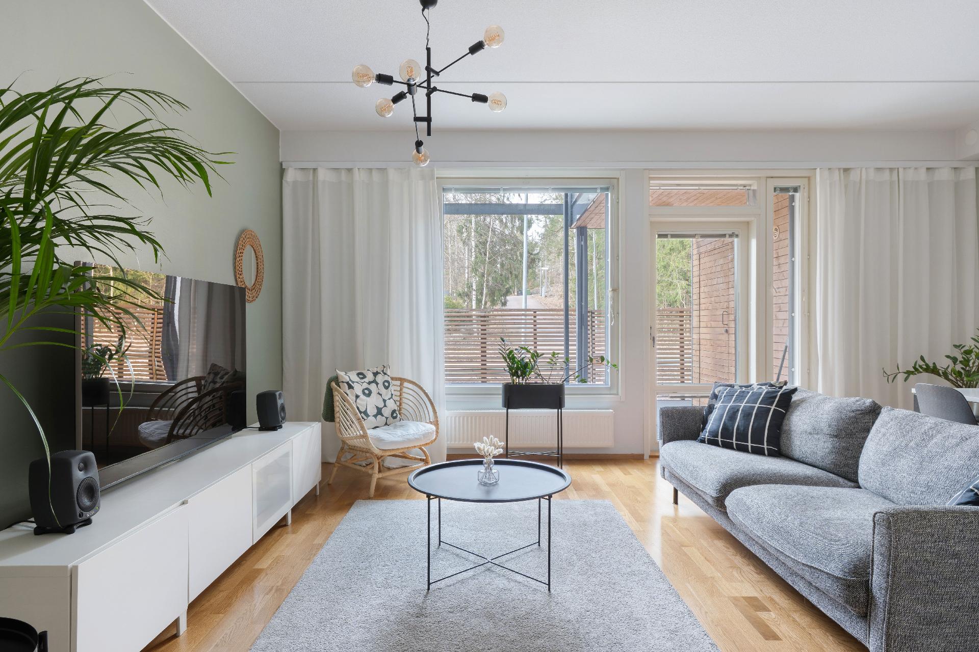 Adjutantinkatu 6, Mäkkylä, Espoo