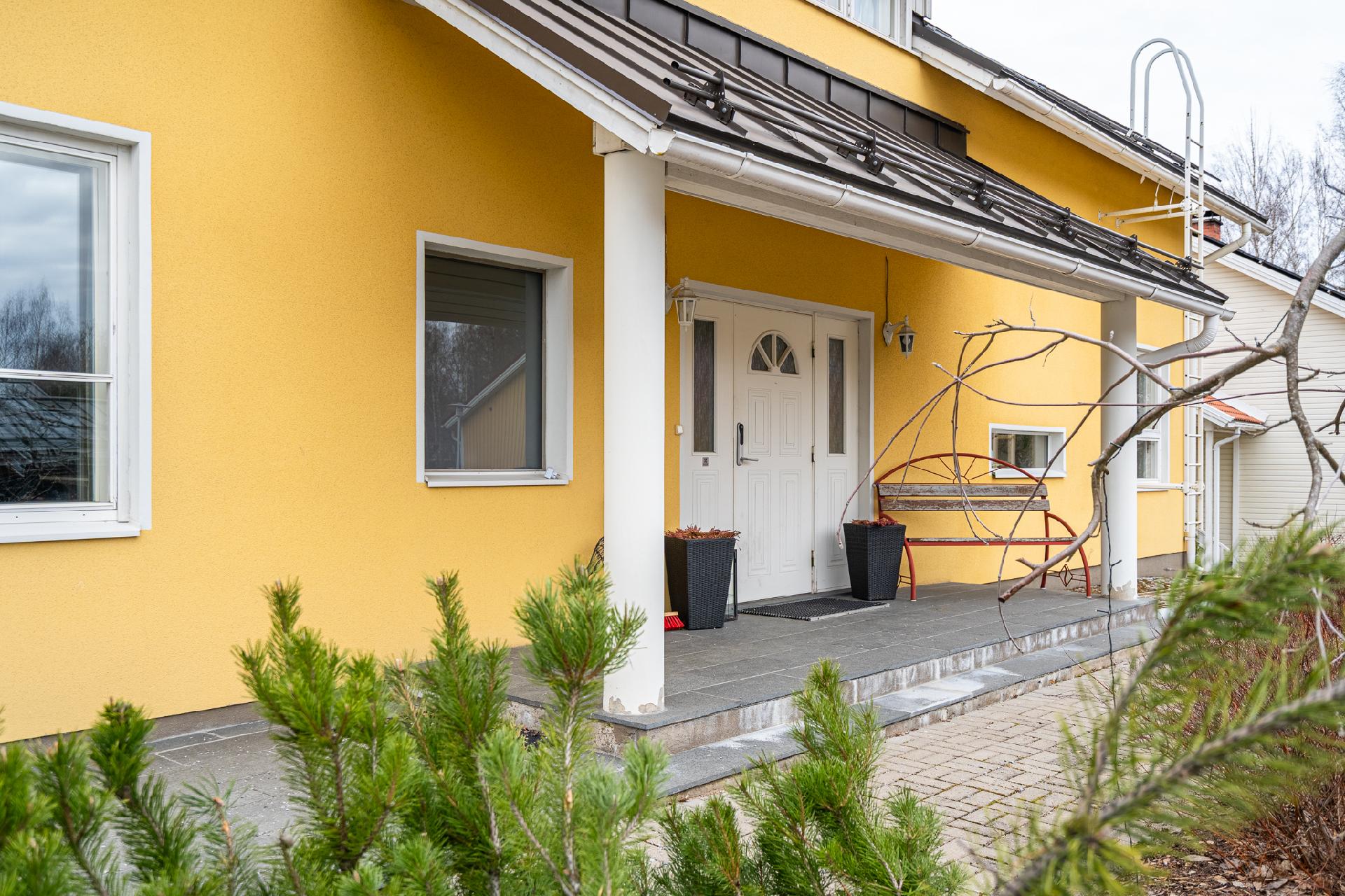 Sisäänkäynti