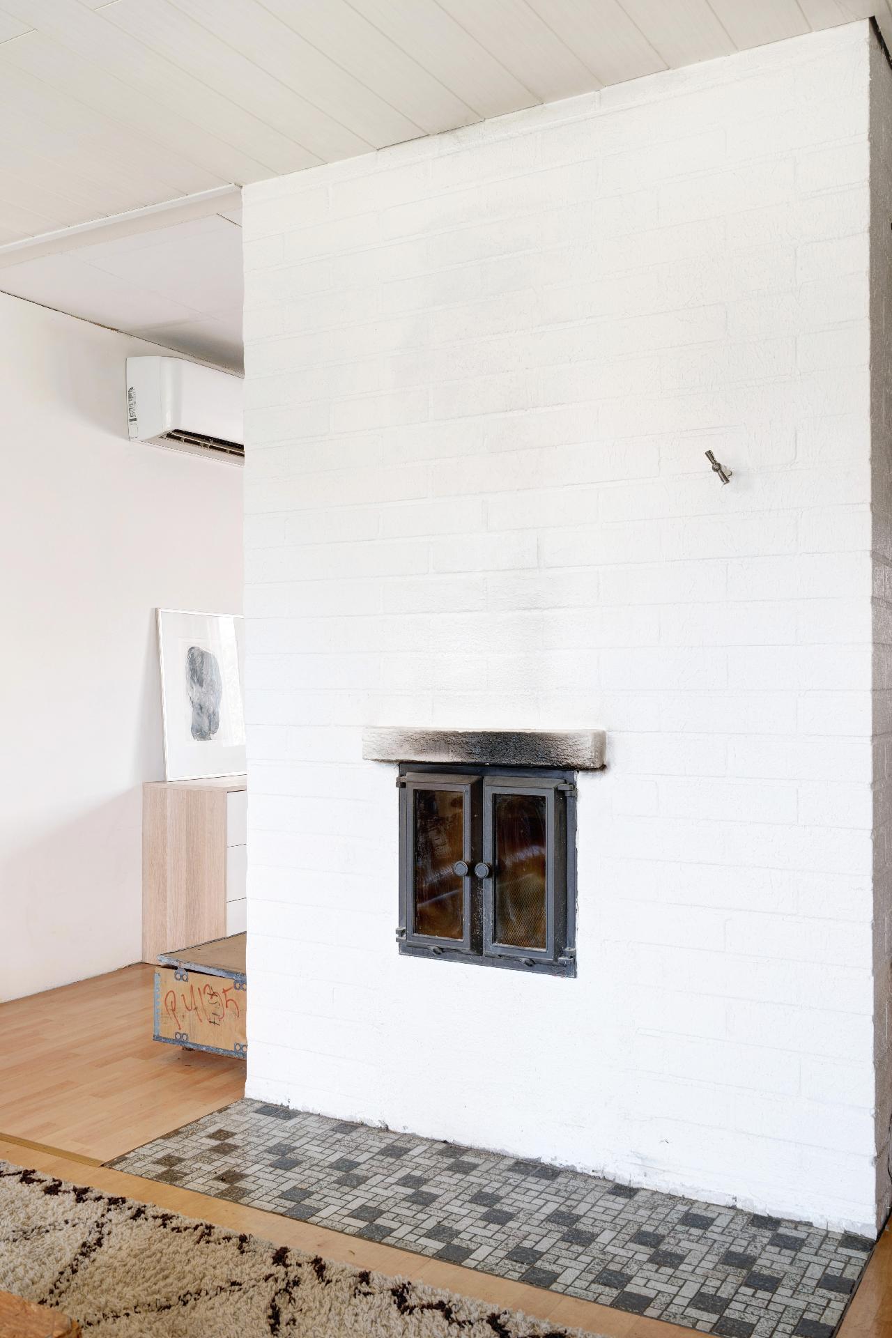 Varaava takka olohuoneessa