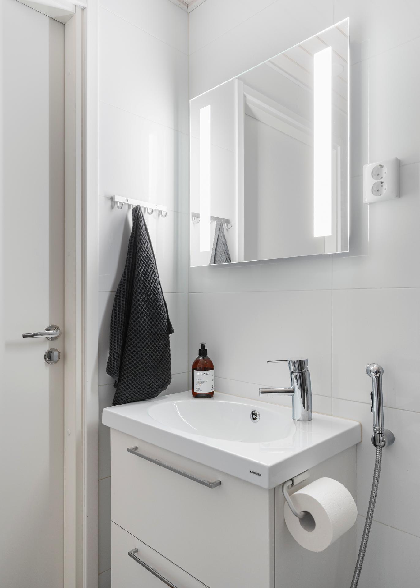 Taidemaalarinkatu 16, Kuninkaantammi, Helsinki