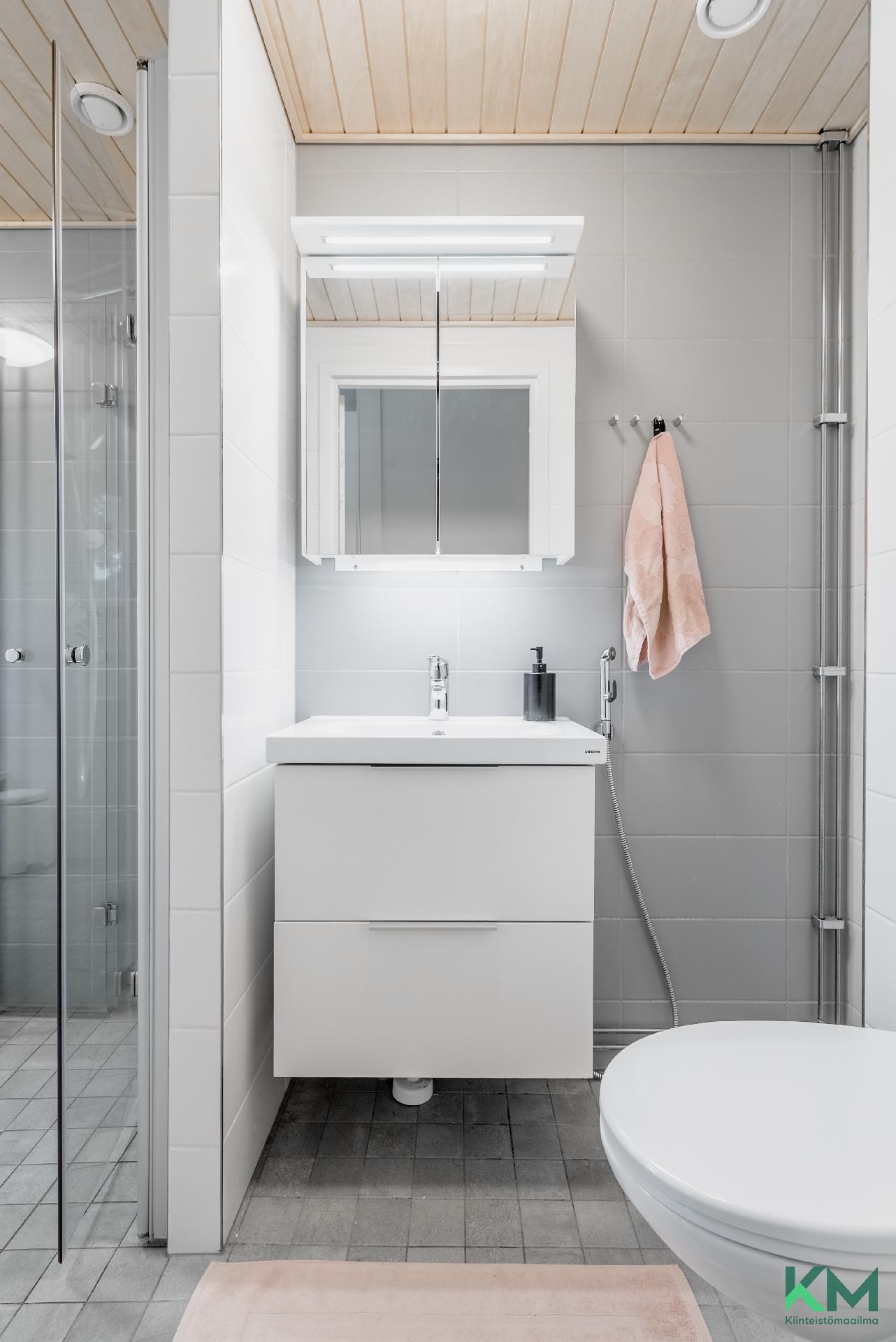 Kaarikuja 4, Kontula, Helsinki