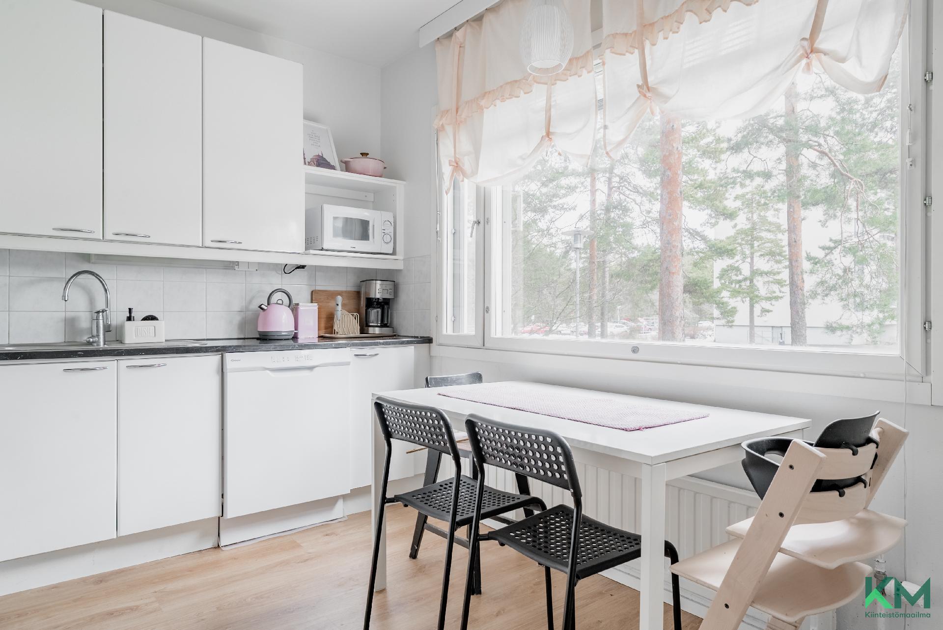 Kaarikuja 4, Kontula, Helsinki