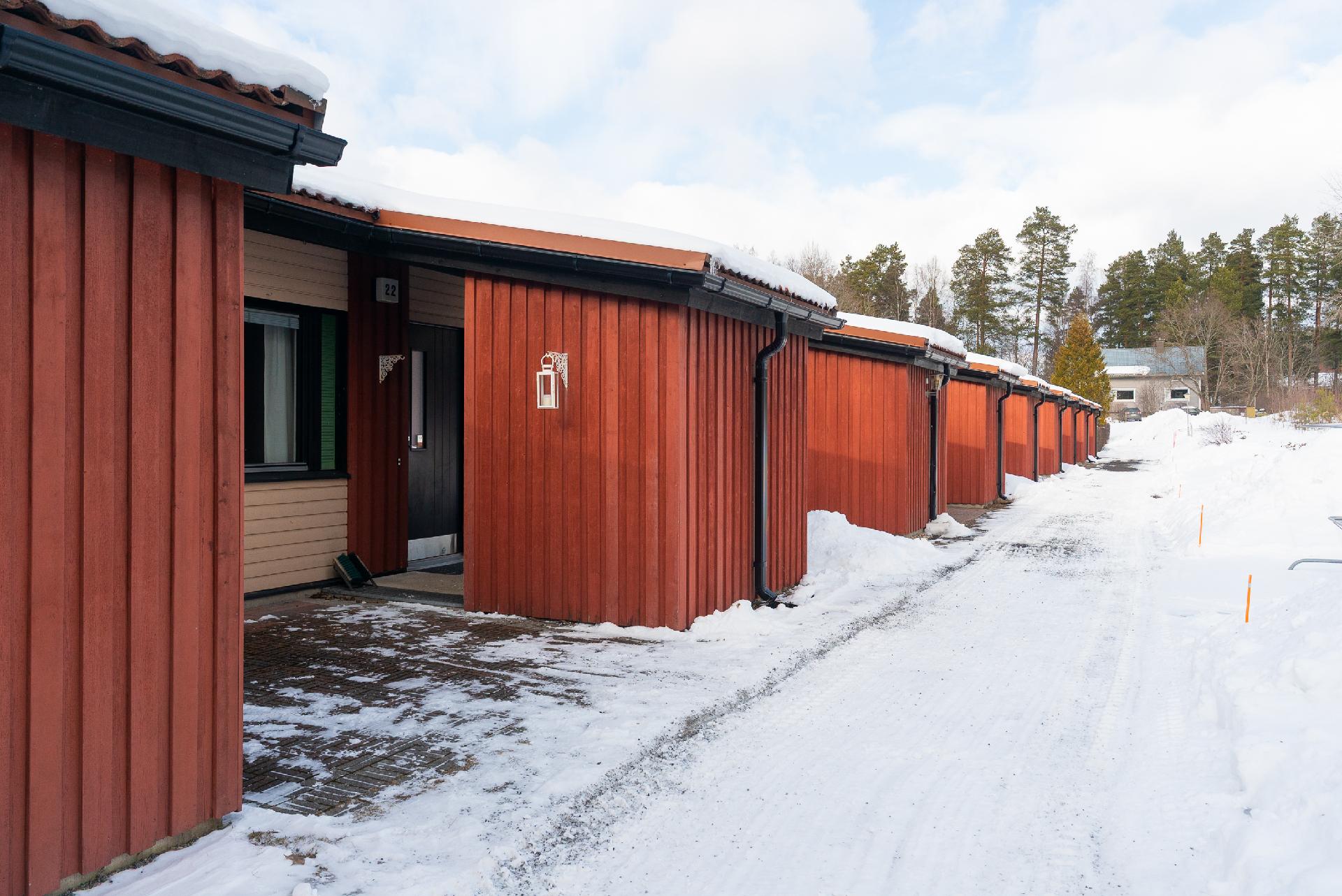 Julkisivu