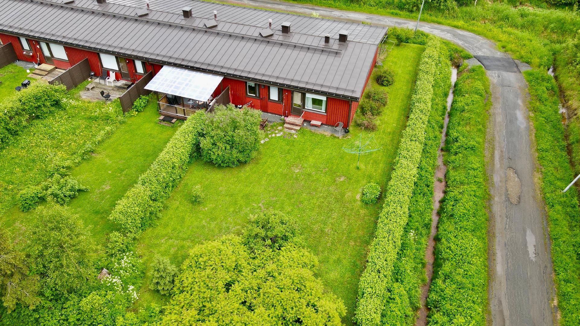 Takapiha länteen