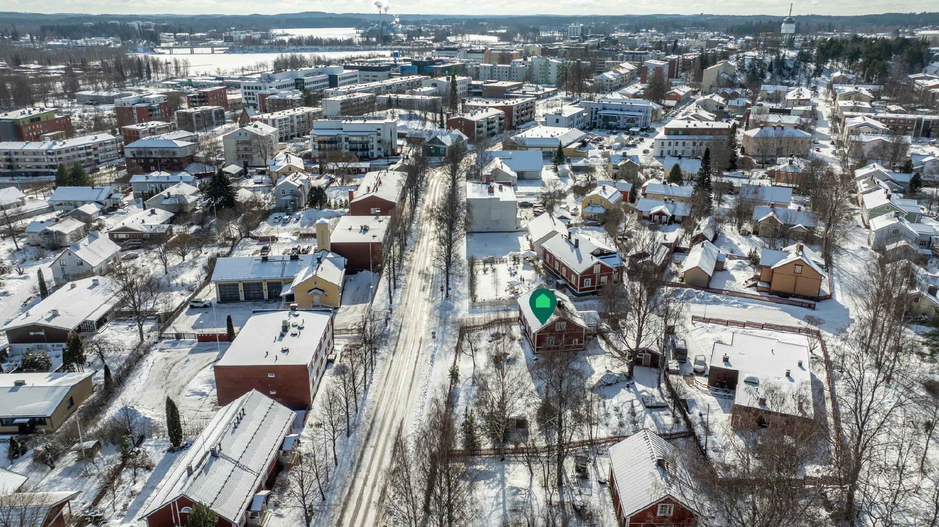 Keskeinen sijainti lähellä keskustaa