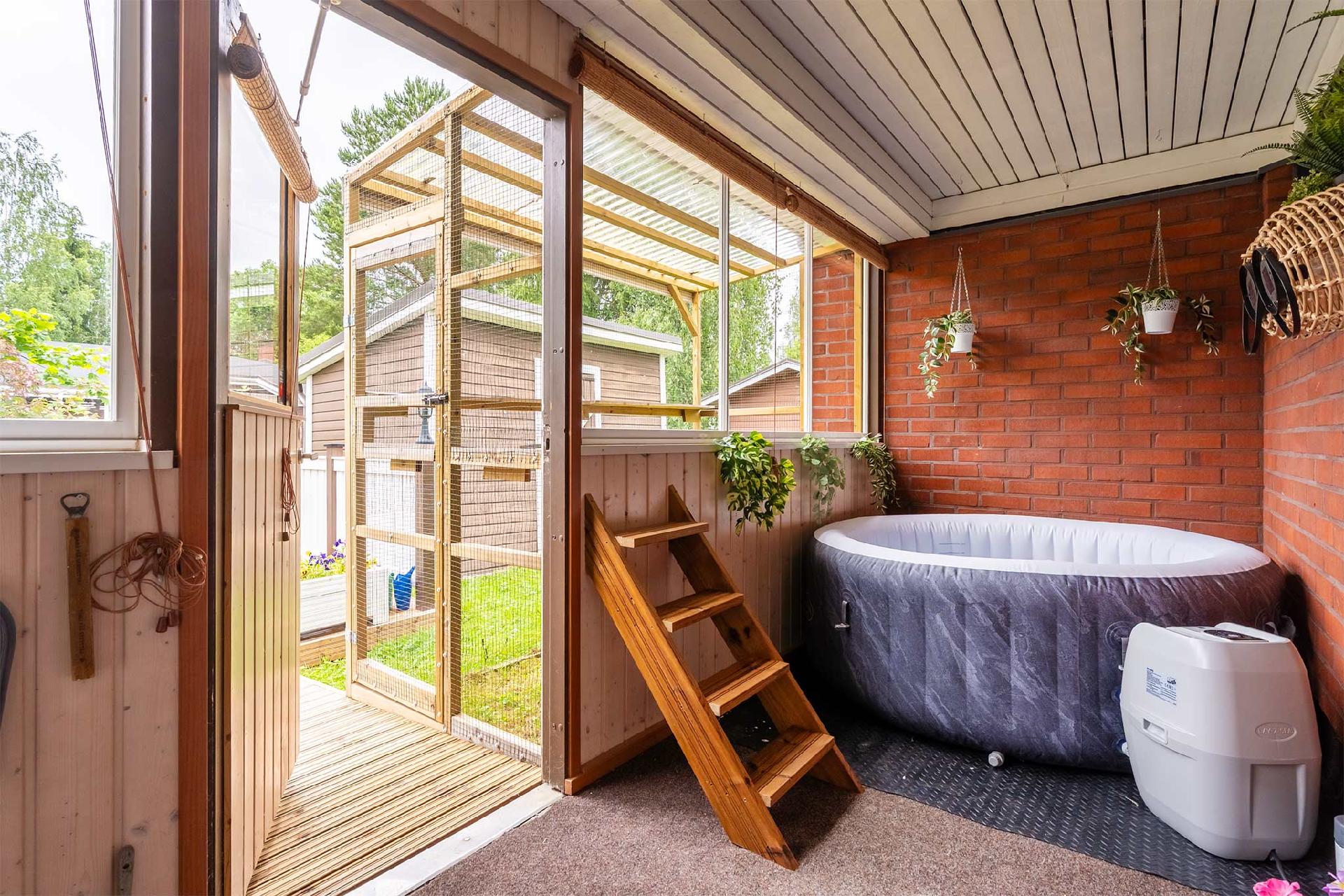 Korkeepirtinkatu 4, Kämmenniemi, Tampere