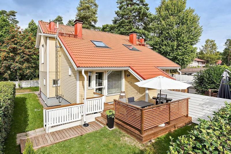 Huhtakoukku 11, Latokaski, Espoo