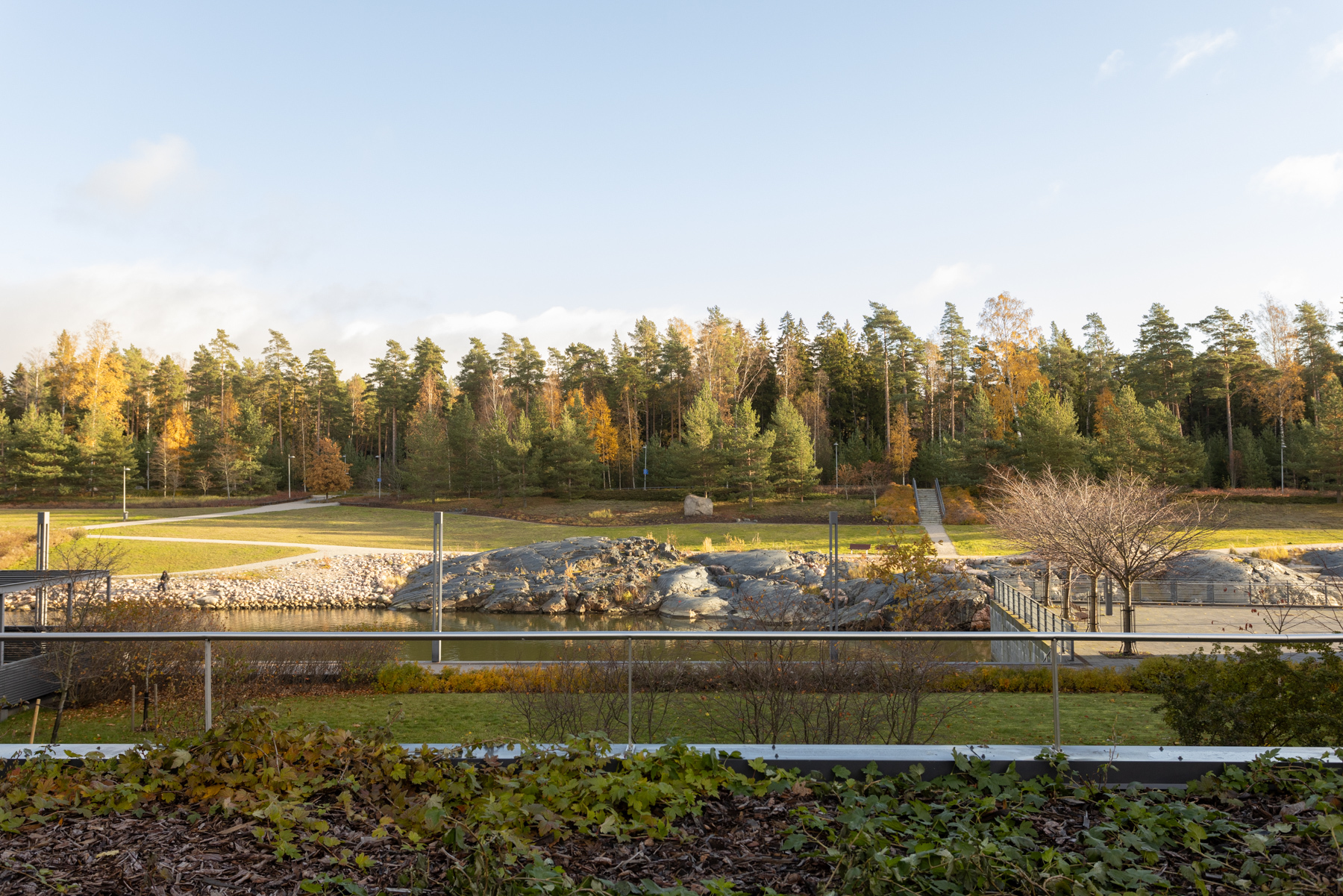 Näkymää kanavalle, eri vuodenaika kuvia